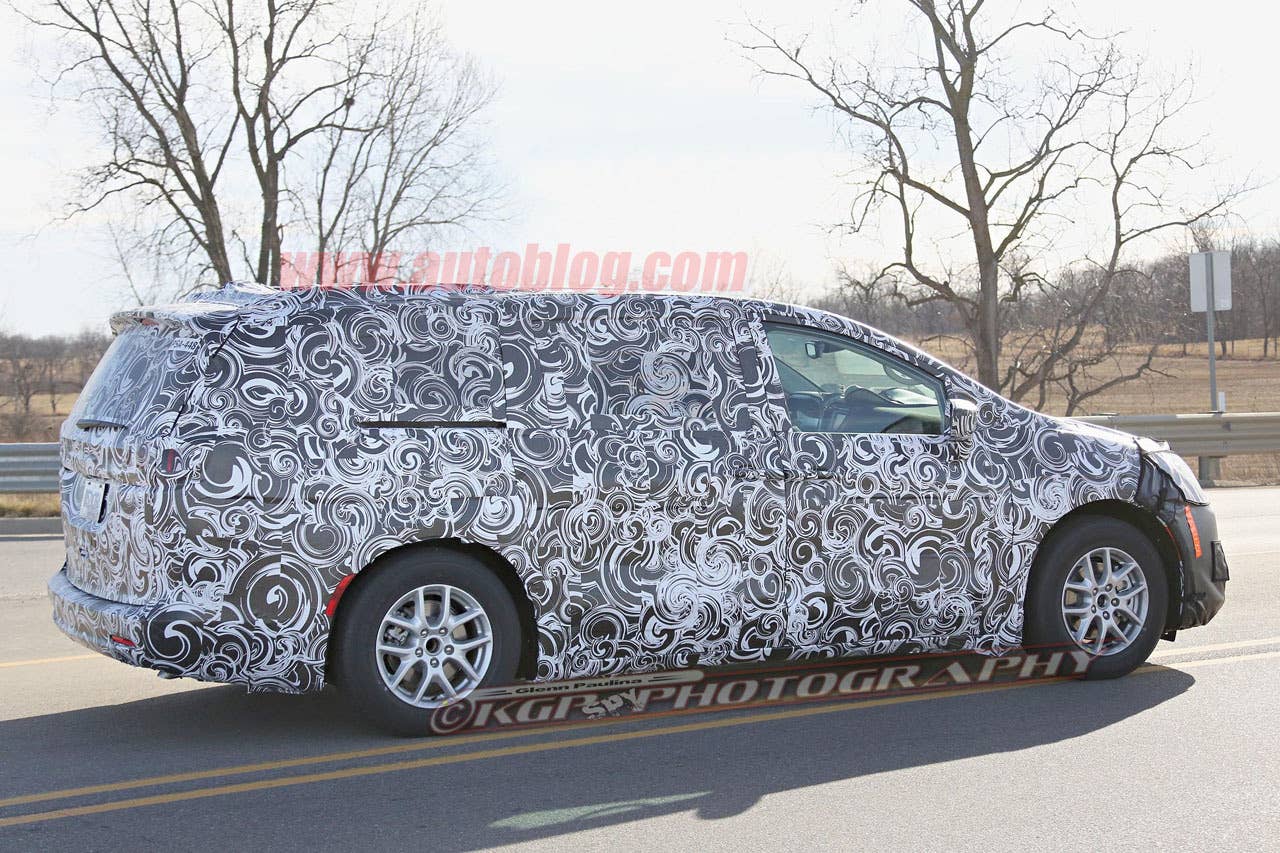 2017 chrysler town and country rear three quarters