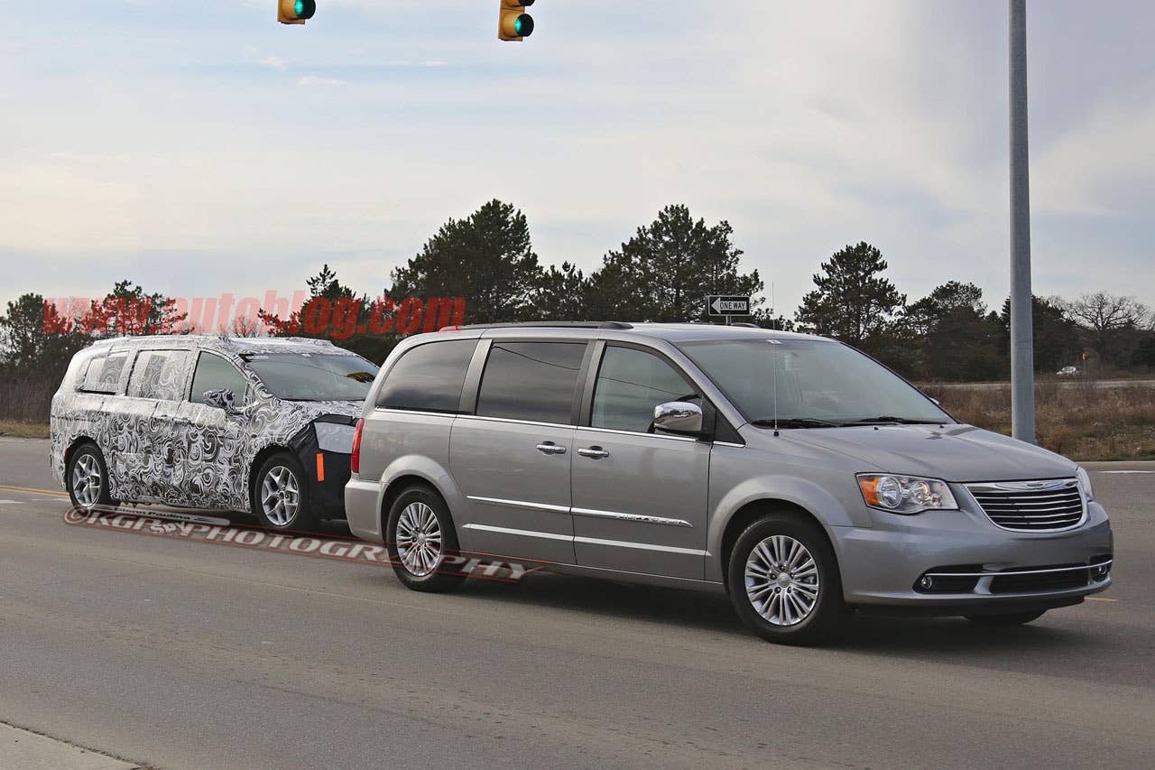 2017 chrysler town and country with current town and country