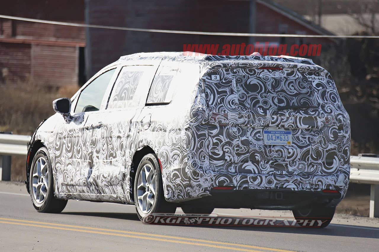 2017 chrysler town and country three quarters driver back