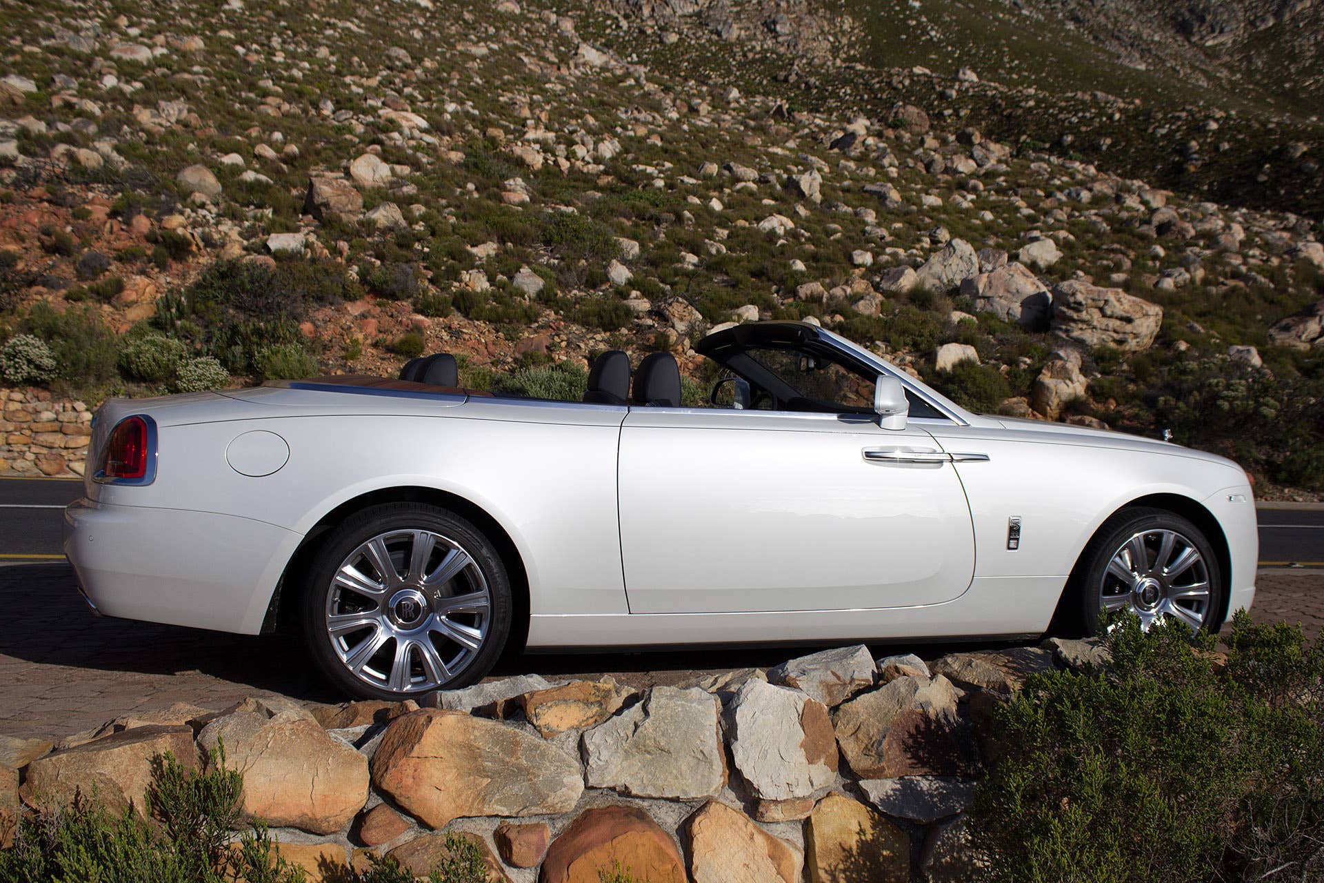 2016 Rolls-Royce Dawn rear 3/4 view