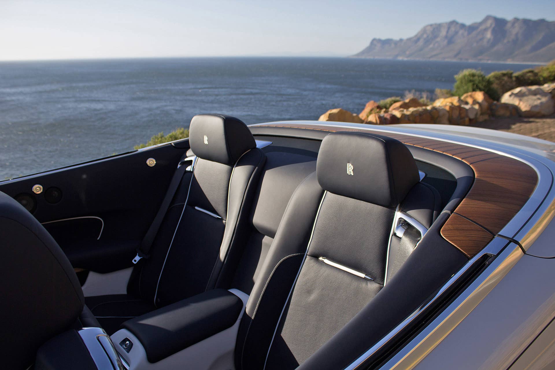 2016 Rolls-Royce Dawn rear seats