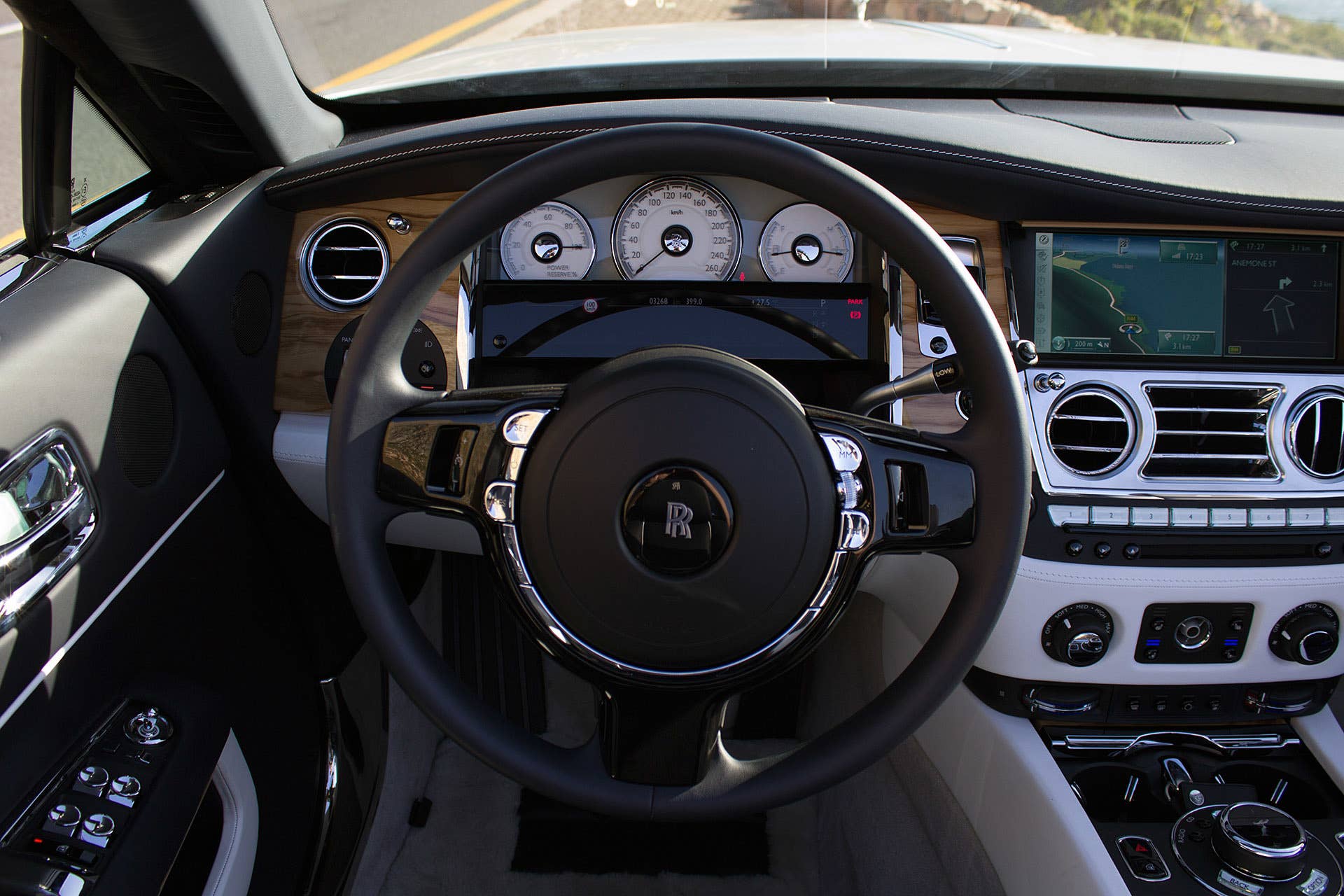 2016 Rolls-Royce Dawn steering wheel