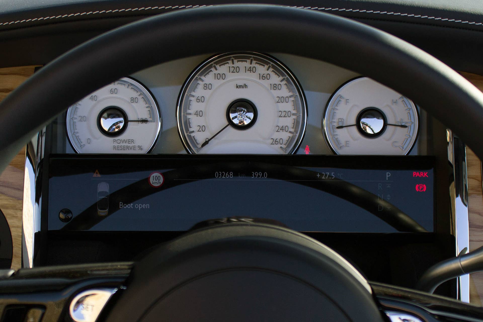 2016 Rolls-Royce Dawn gauges