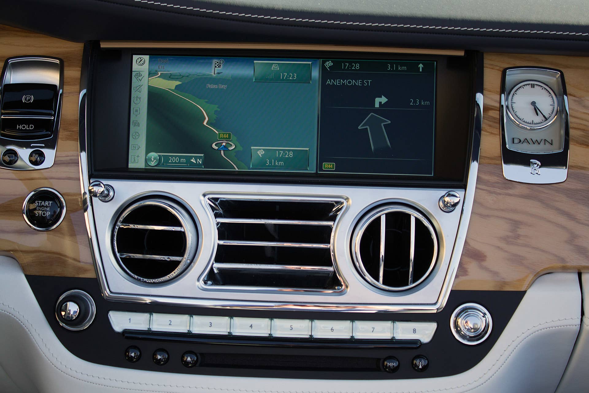 2016 Rolls-Royce Dawn navigation system