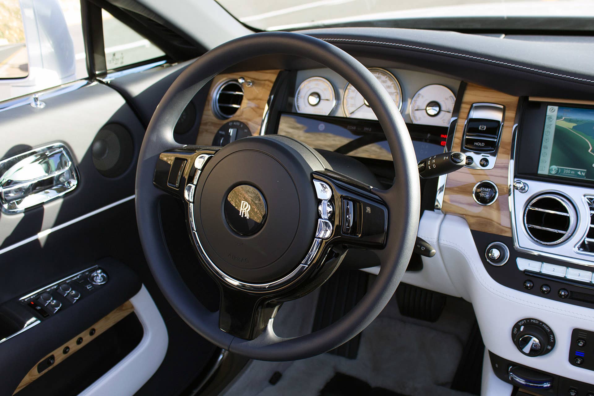 2016 Rolls-Royce Dawn steering wheel
