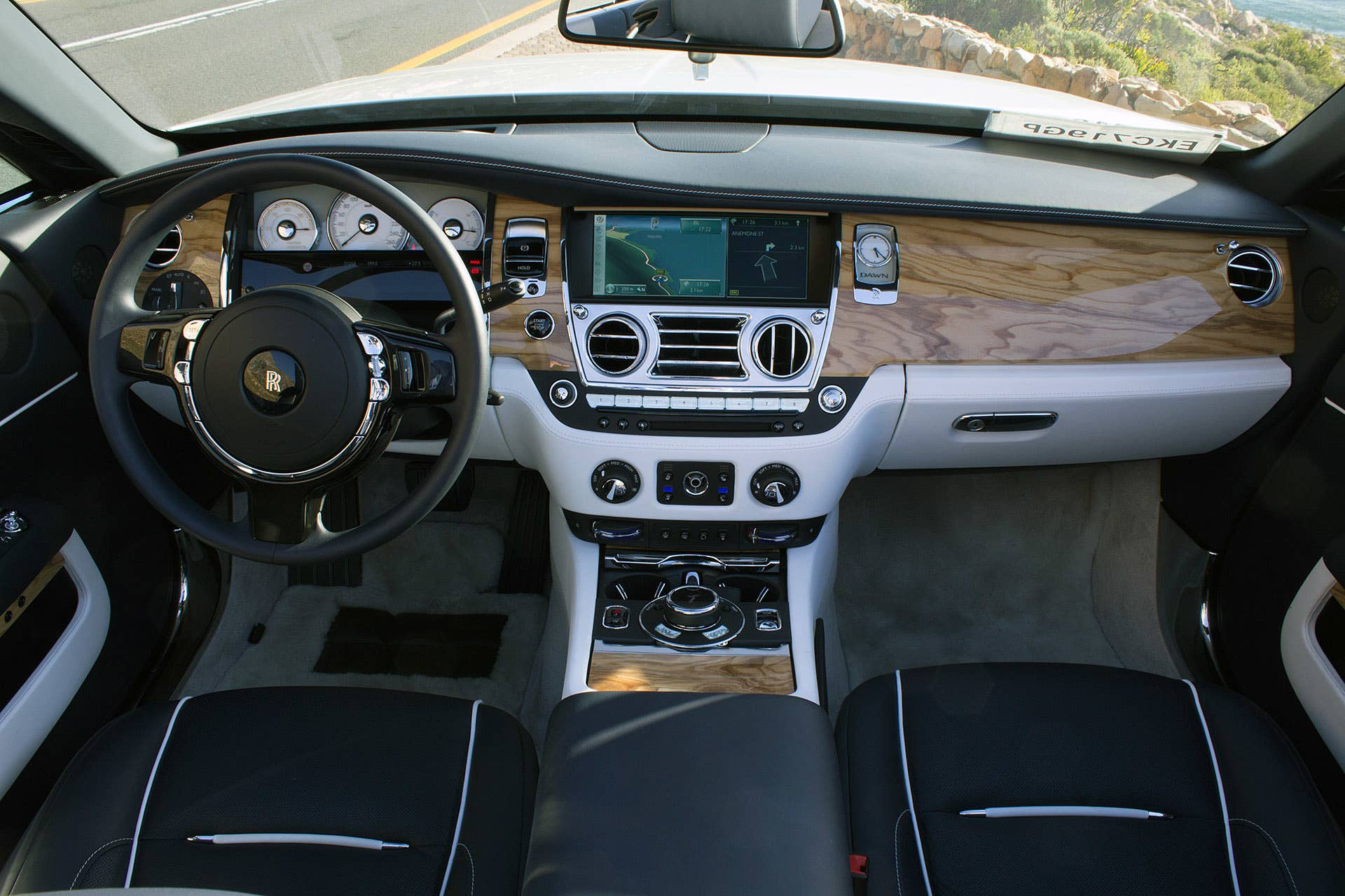 2016 Rolls-Royce Dawn interior