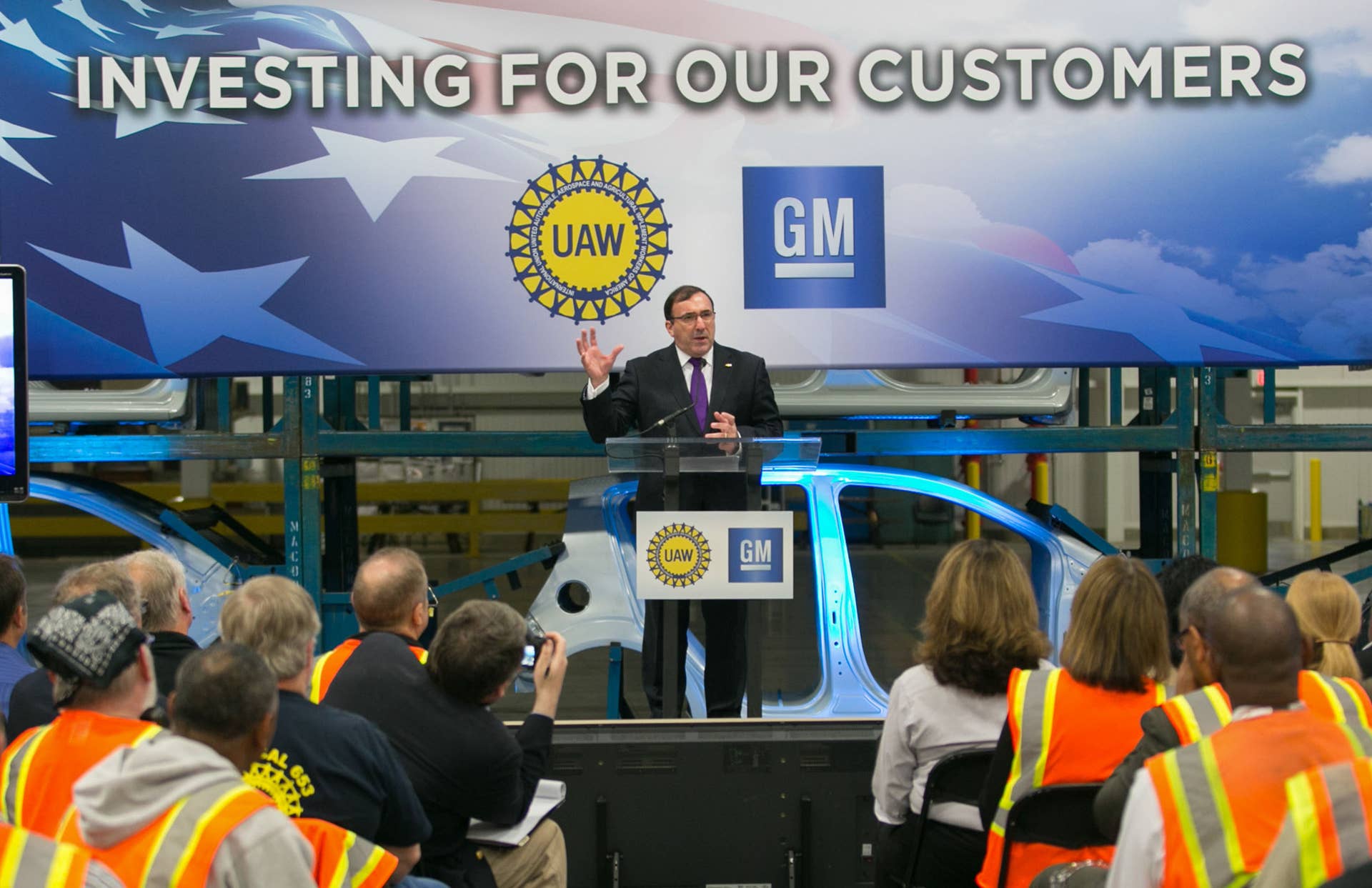 General Motors Executive Vice President and President, North America, Alan Batey, speaks Thursday, April 30, 2015 at the General Motors Pontiac Metal Center where he announced GM will invest $124 million as part of $5.4 billion in U.S plant improvements over the next three years, including $783.5 million for three Michigan facilities. All major body panel dies will be pre-tested in Pontiac under regular production conditions, enabling stamping plants to produce quality parts in shorter time. (Photo by John F. Martin for General Motors)