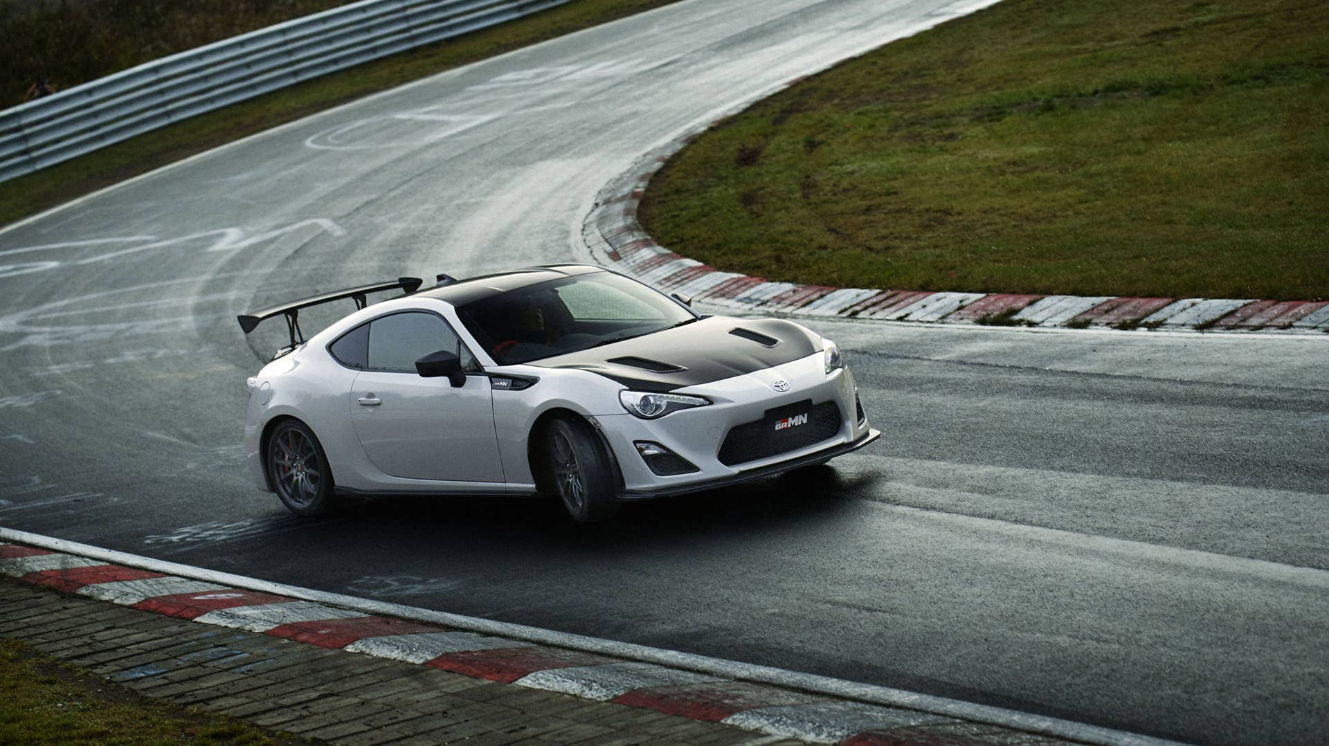Toyota 86 GRMN drifting