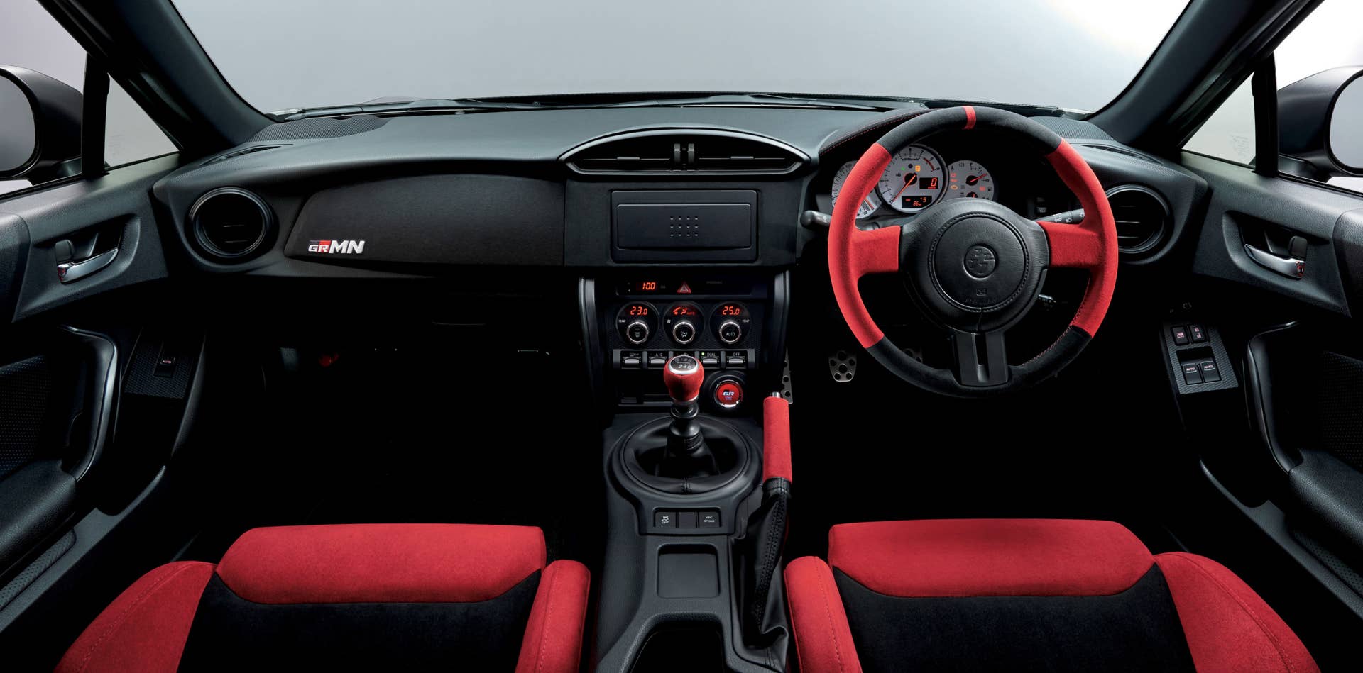 Toyota 86 GRMN interior