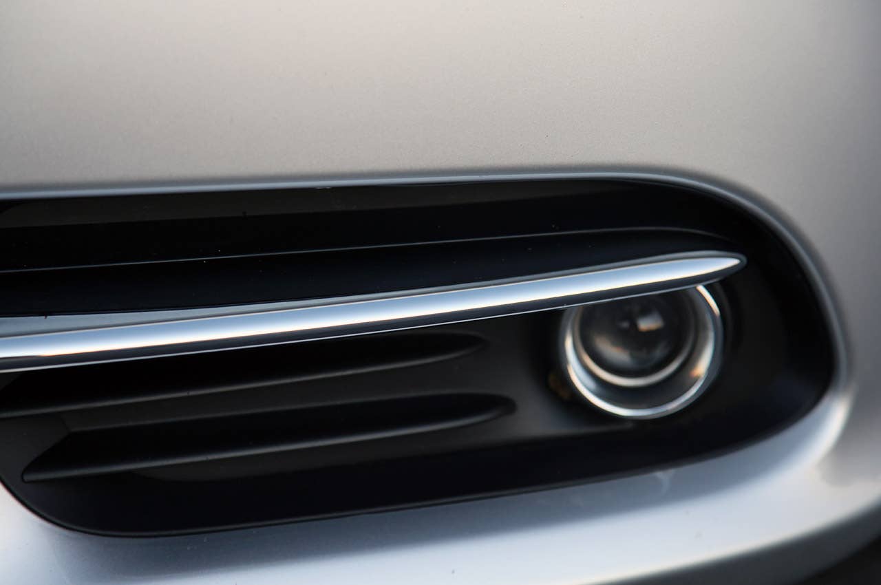 2011 Chrysler Town& Country Touring lower grille