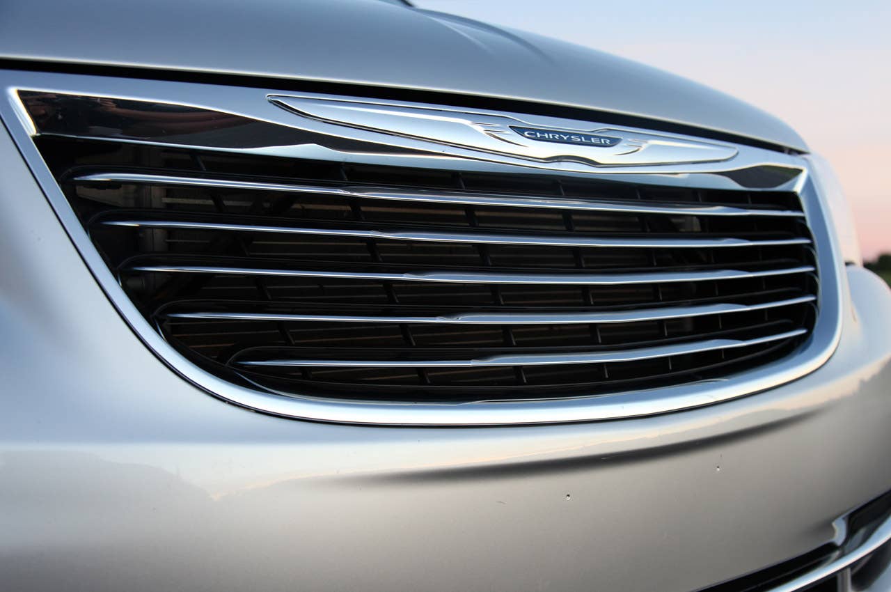 2011 Chrysler Town& Country Touring grille