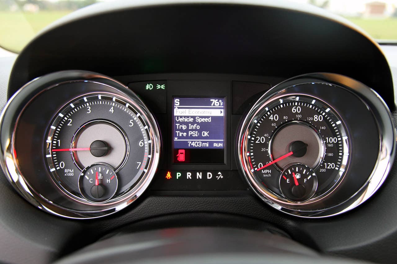 2011 Chrysler Town& Country Touring gauges