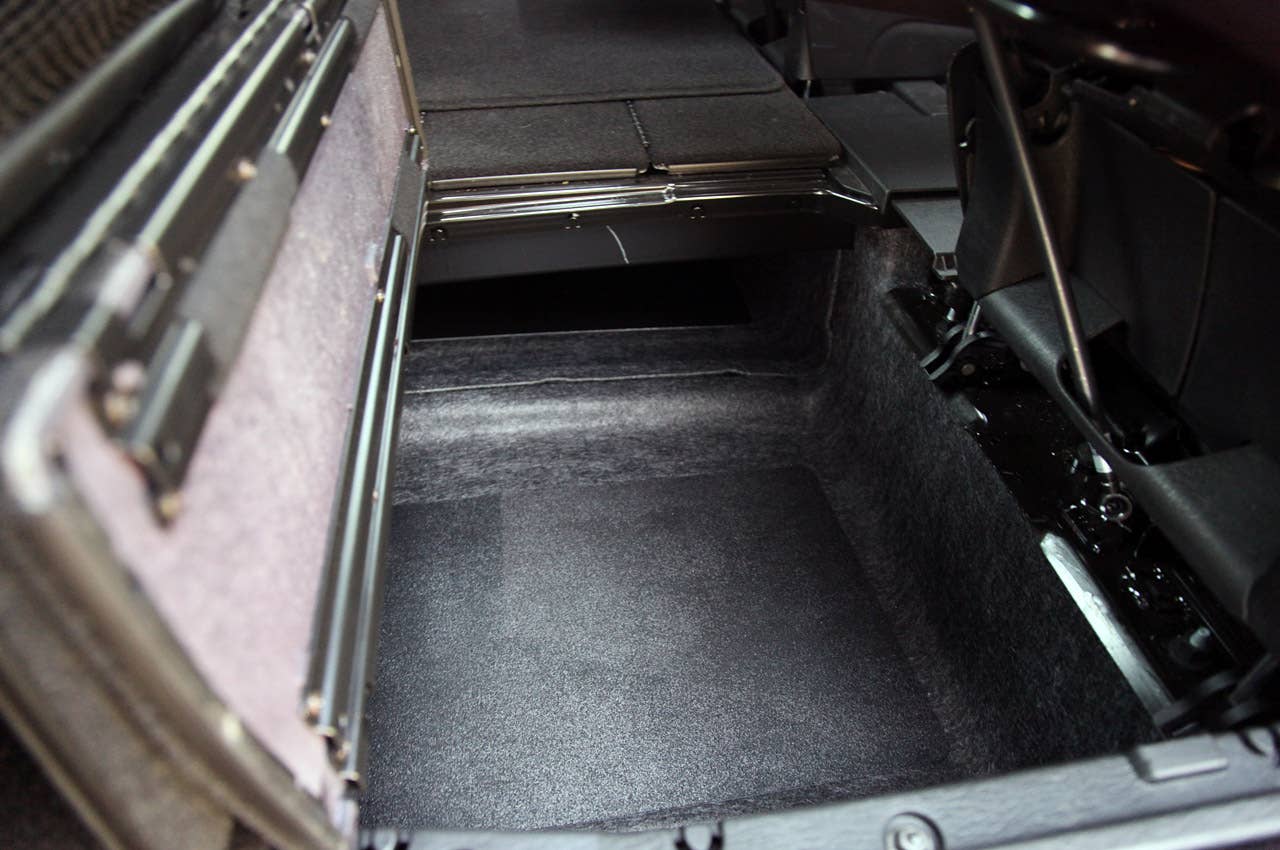 2011 Chrysler Town& Country Touring stow and go