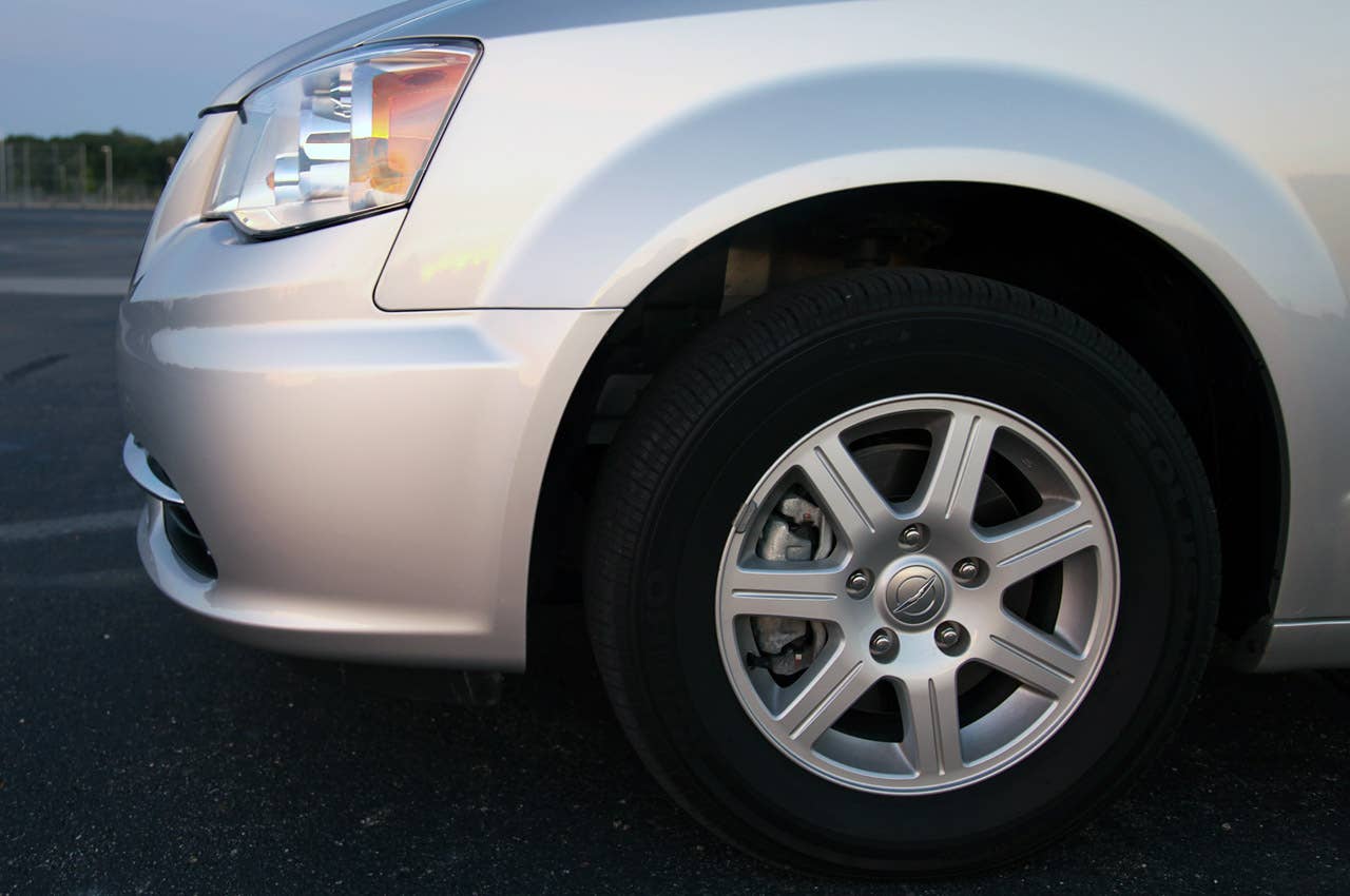 2011 Chrysler Town& Country Touring front fender