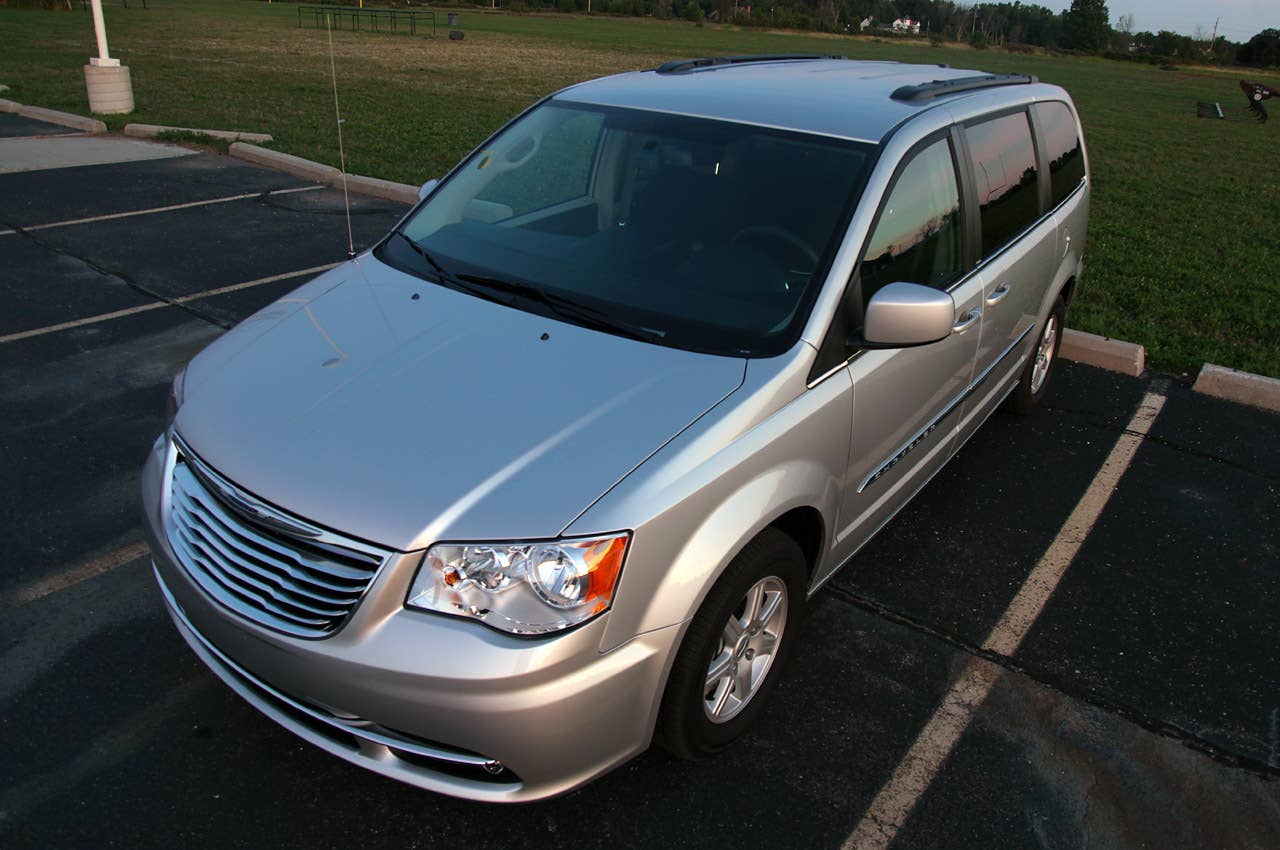2011 Chrysler Town& Country Touring front 3/4 view