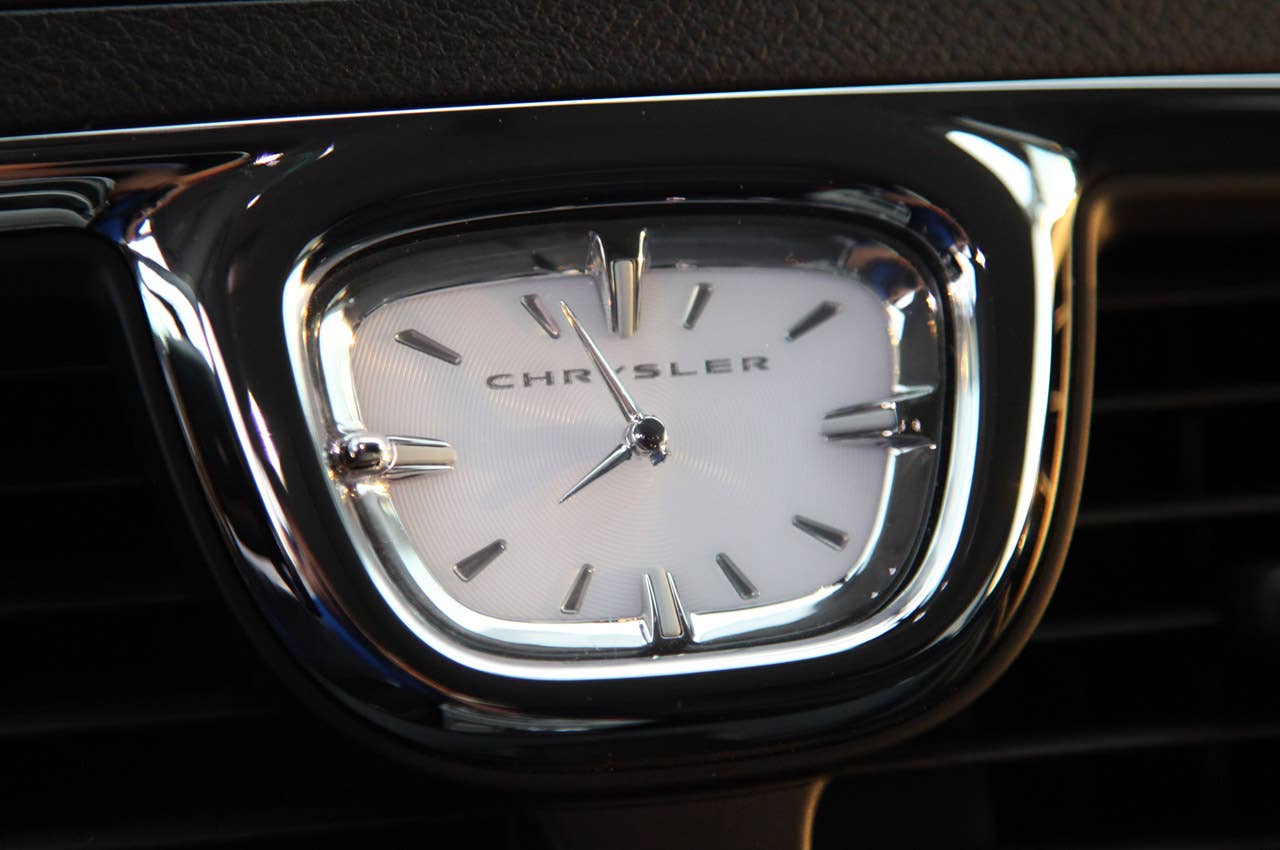 2011 Chrysler Town& Country Touring dash clock