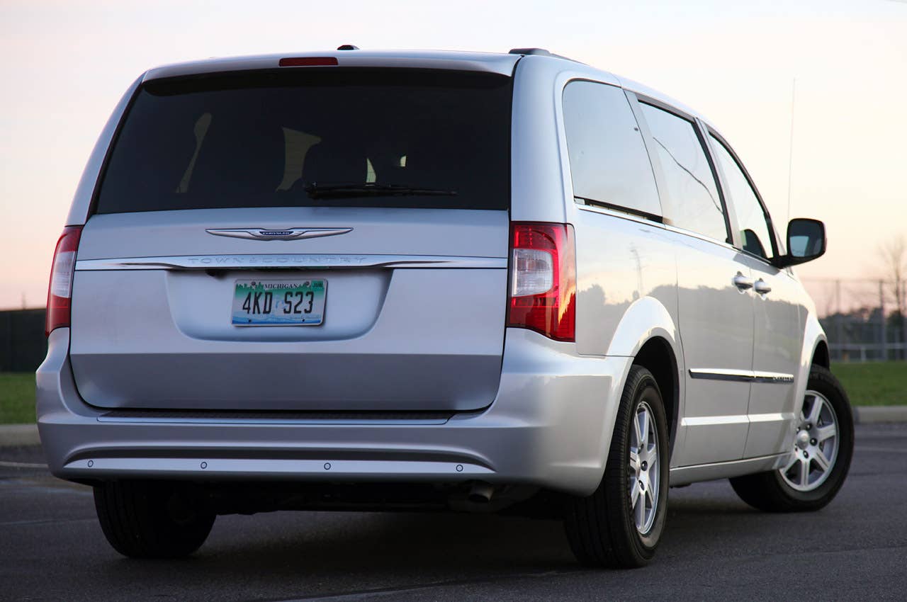 2011 Chrysler Town& Country Touring rear 3/4 view