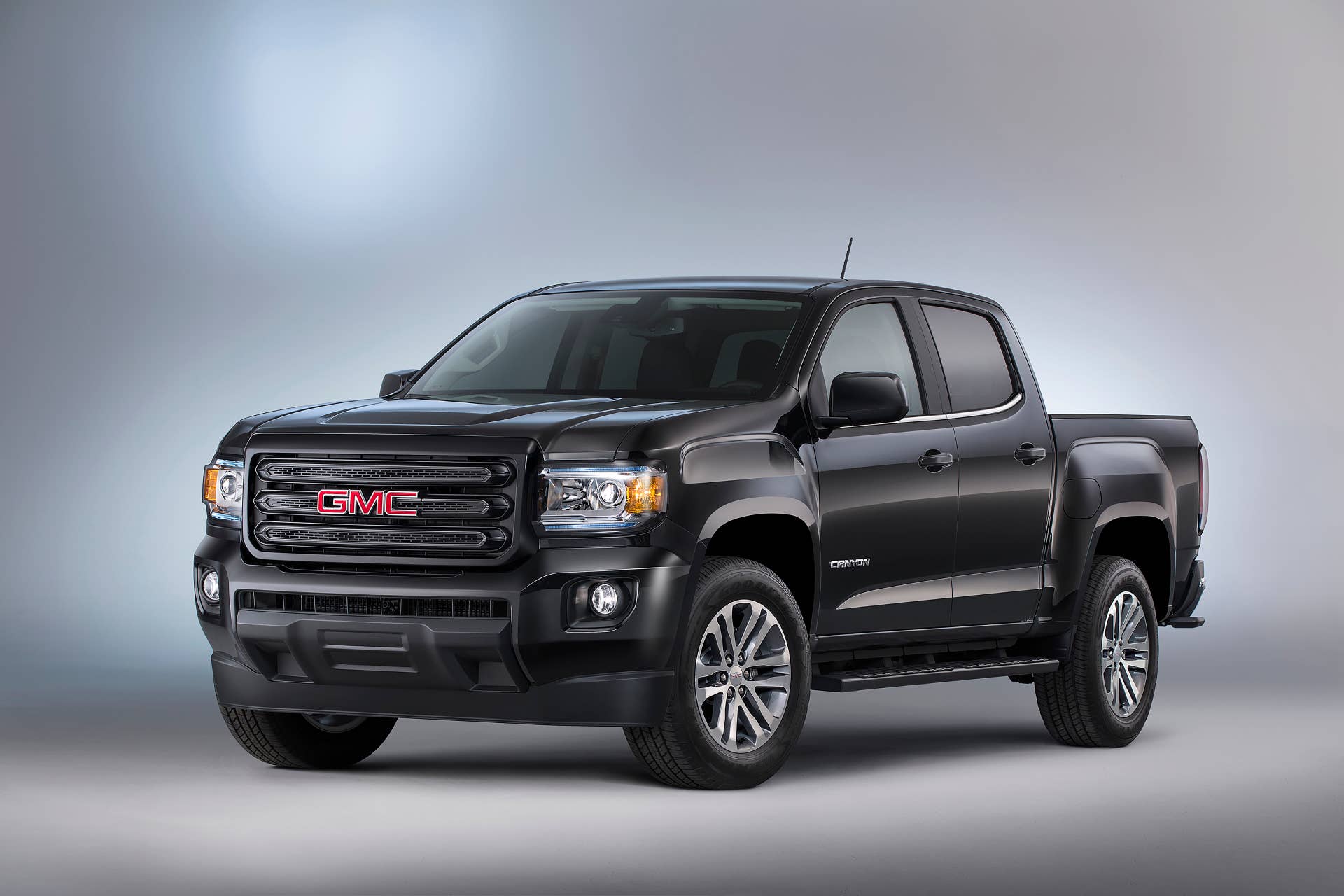 The 2015 GMC Canyon Nightfall Edition featuring a body-color grille, 18" aluminum wheels and black body accents, offers customers a stylish package at a great value.