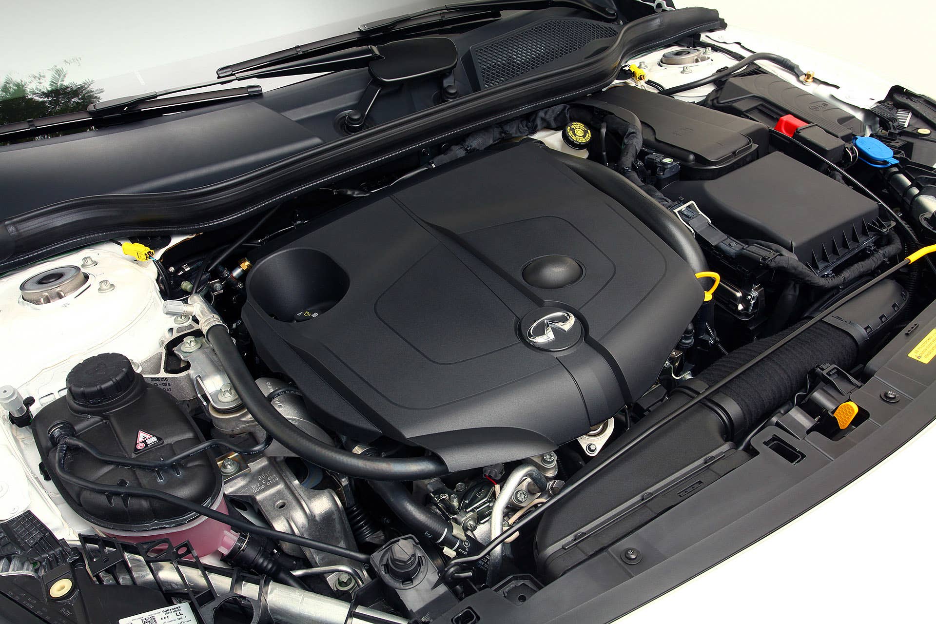 2017 Infiniti Q30 engine
