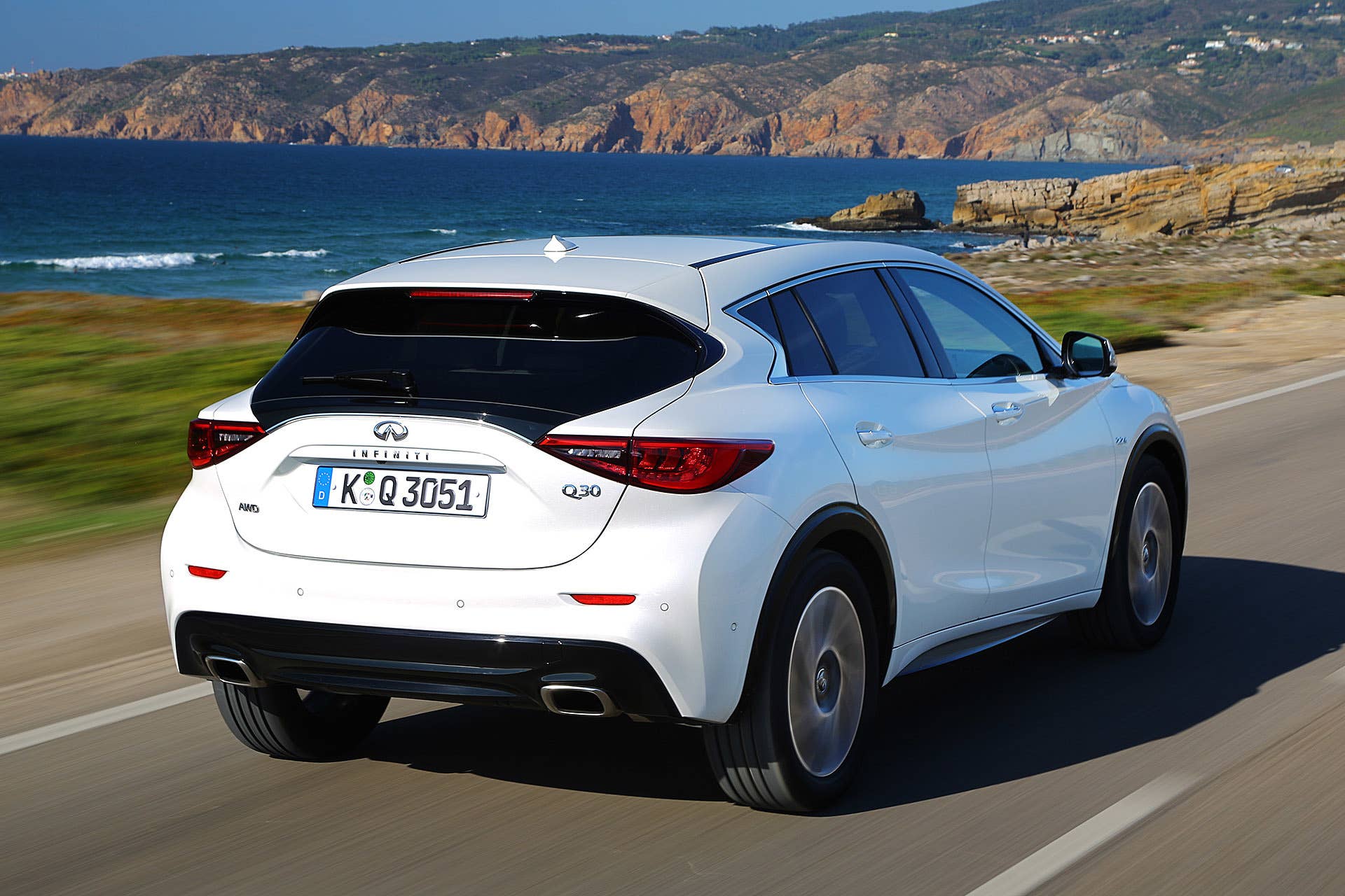 2017 Infiniti Q30 driving