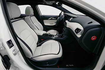 2017 Infiniti Q30