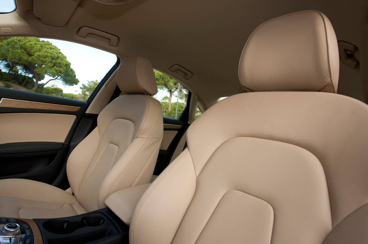 2013 Audi A4 front seats