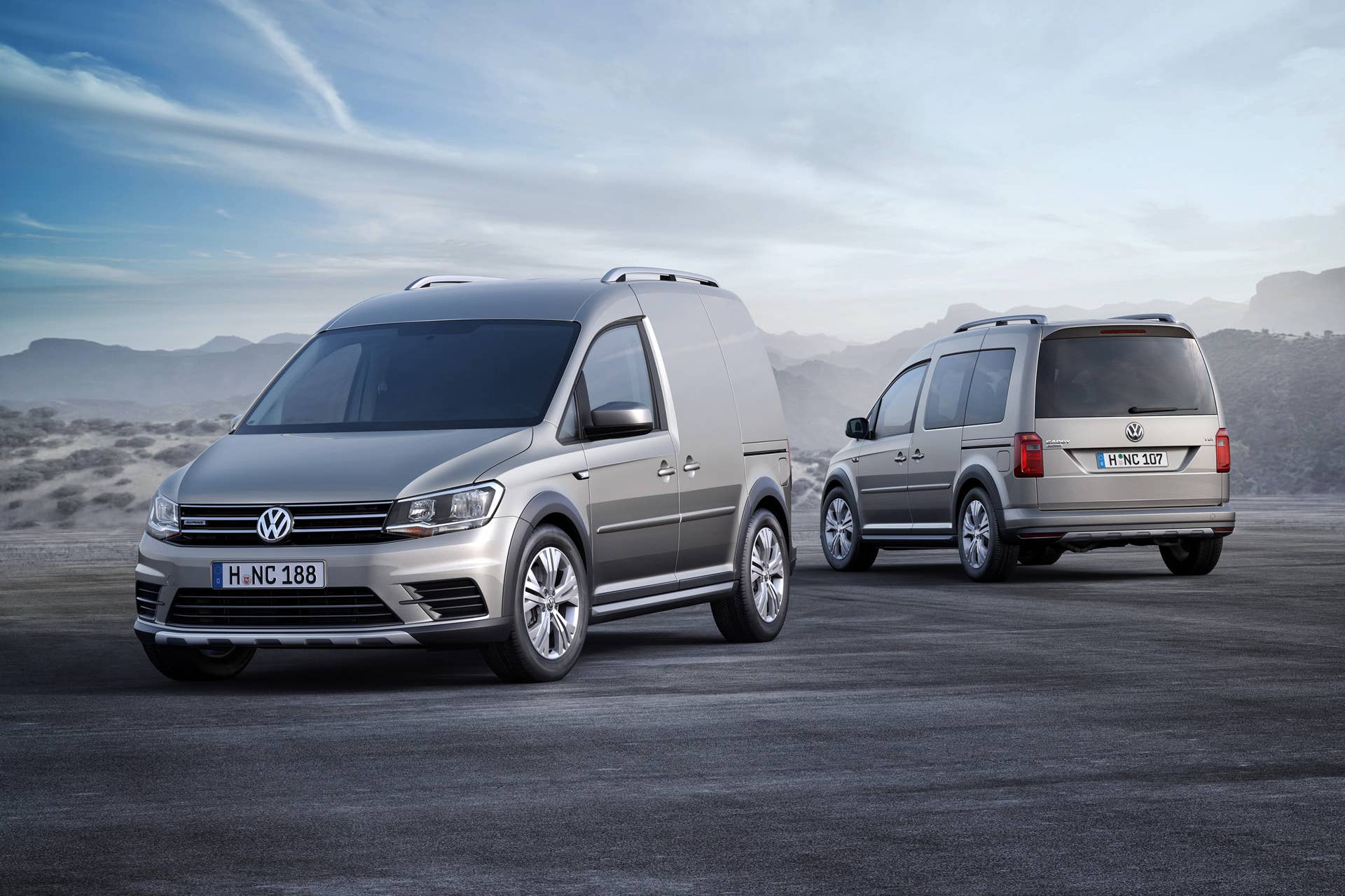 Volkswagen Caddy Alltrack static front rear 3/4