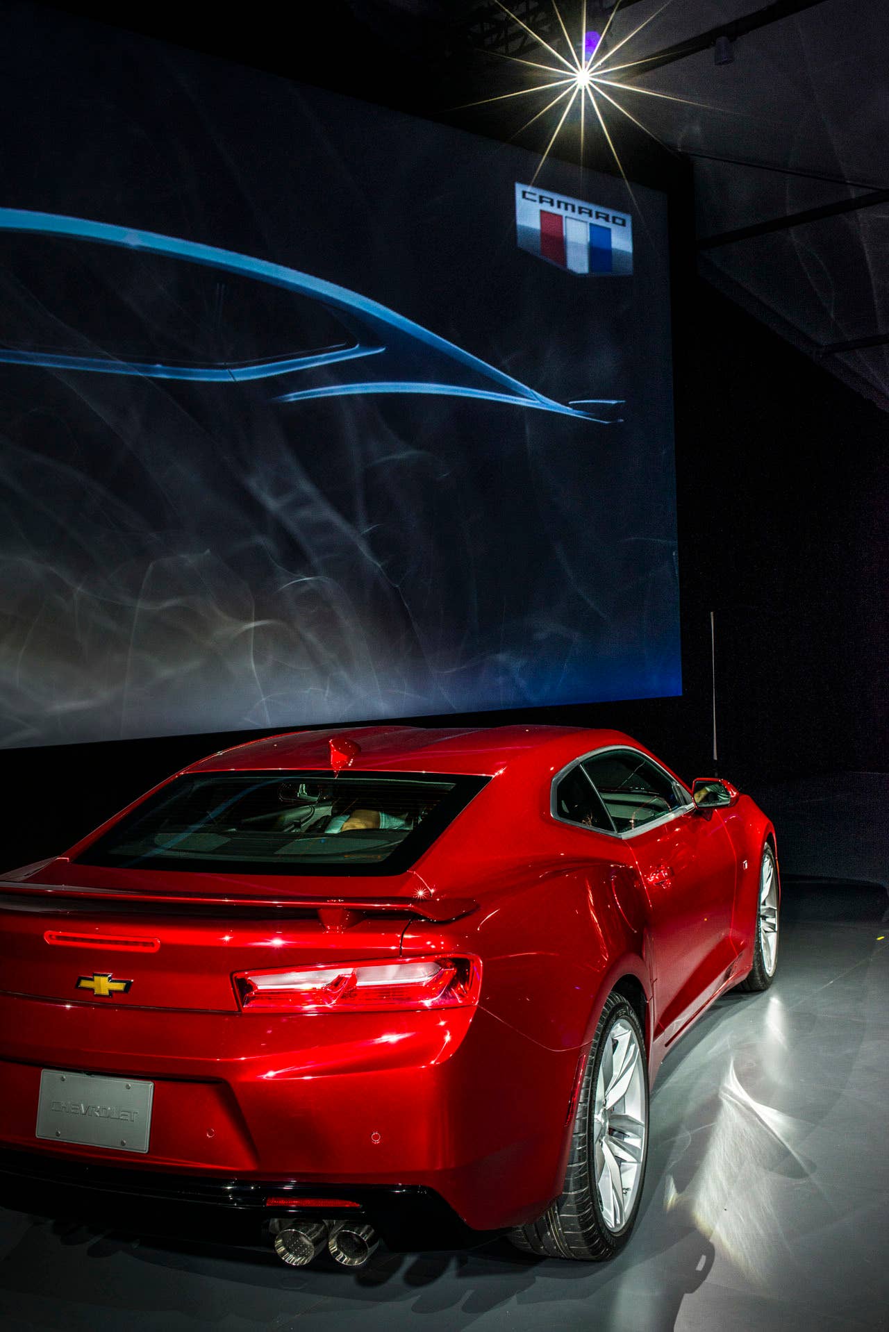 2016 chevy camaro rear three quarters