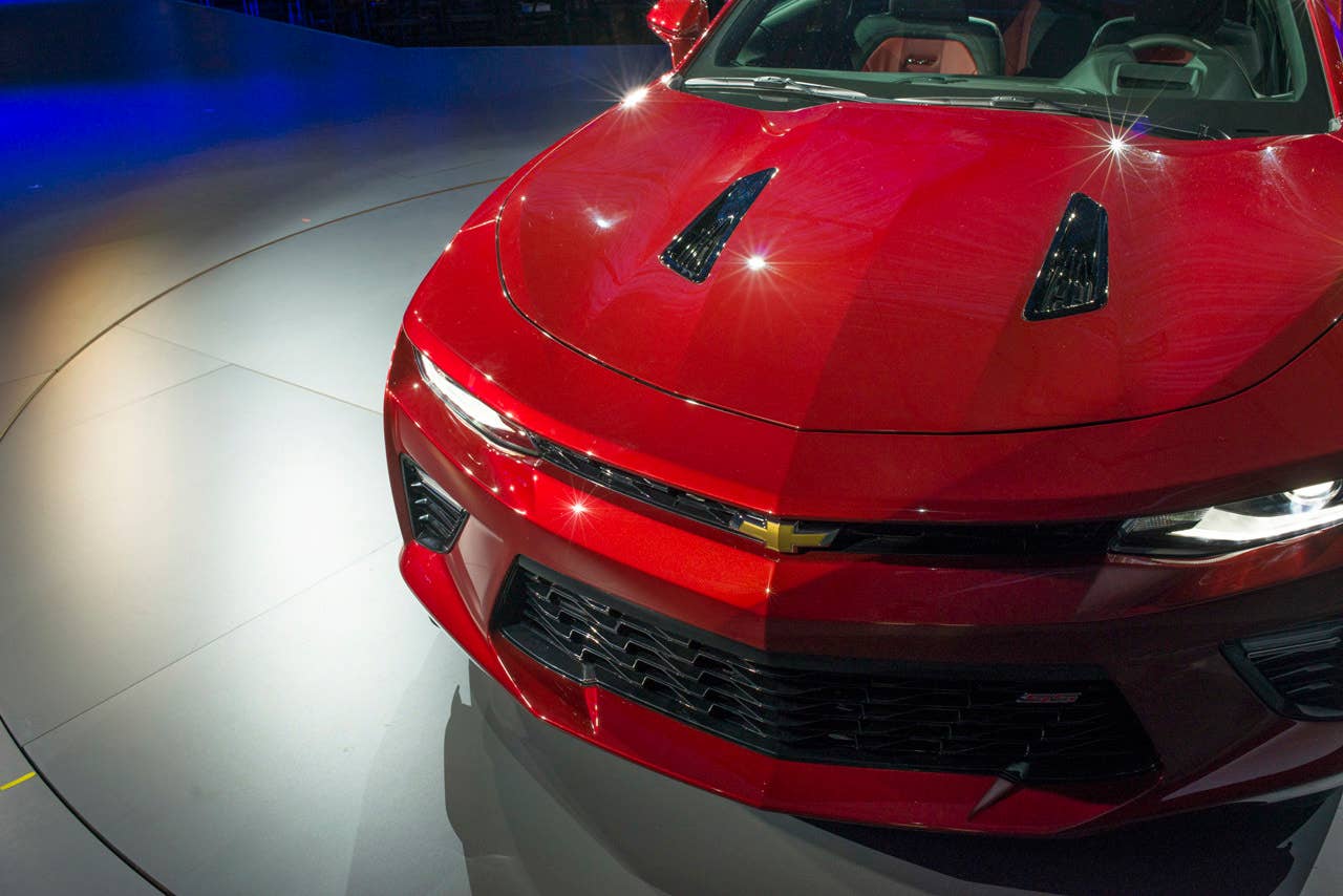 2016 chevy camaro front shadow