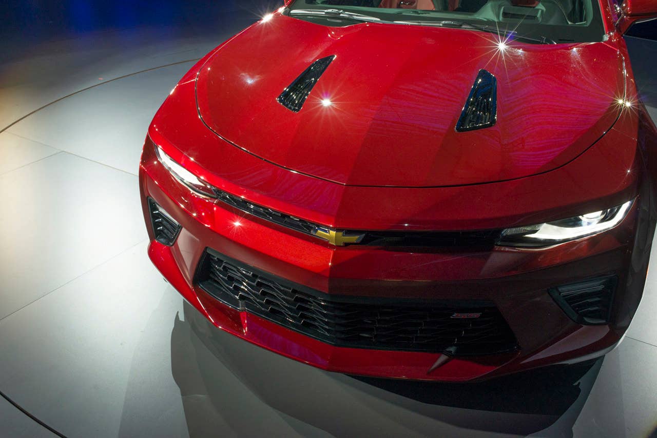 2016 chevy camaro hood shine