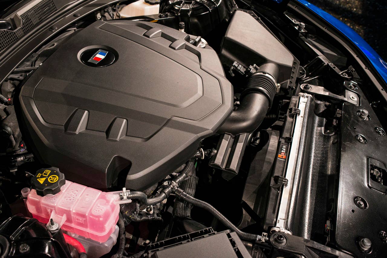 2016 chevy camaro engine top view