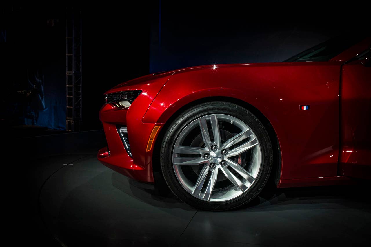 2016 chevy camaro front side dark