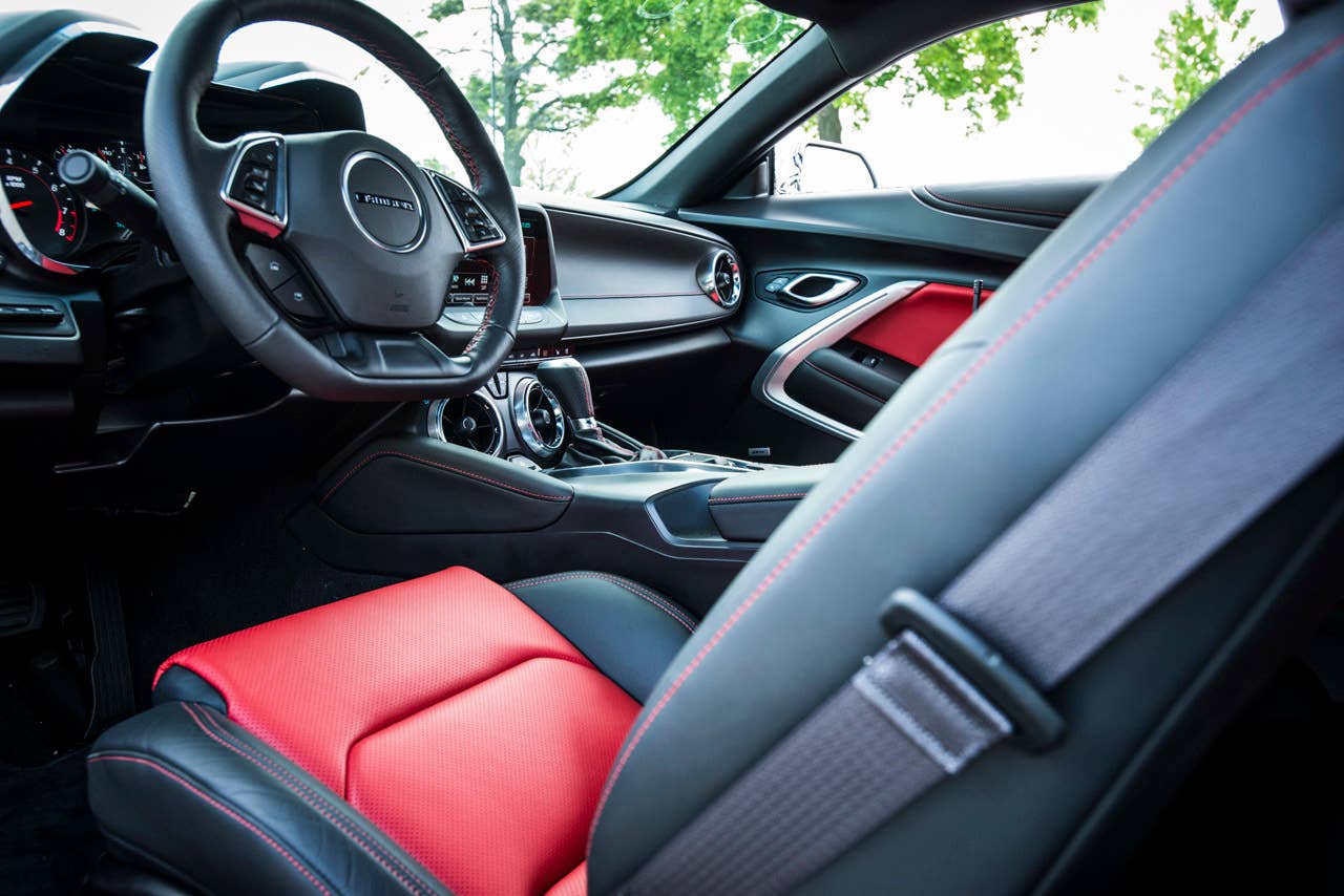 2016 chevy camaro seat
