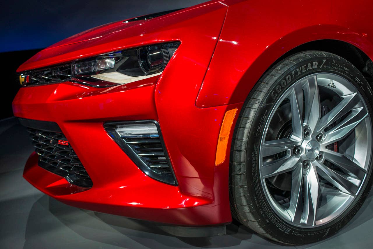 2016 chevy camaro red vents closeup