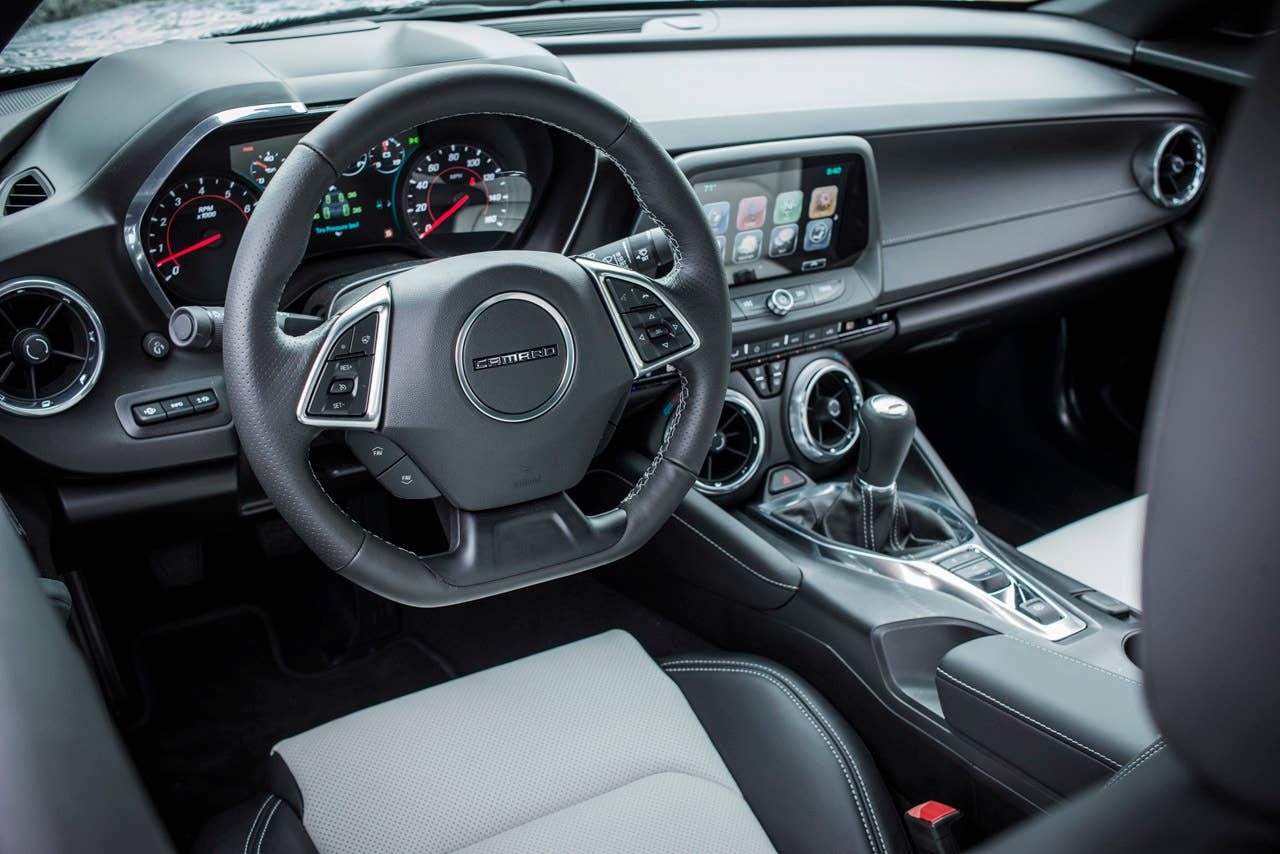 2016 chevy camaro camo interior