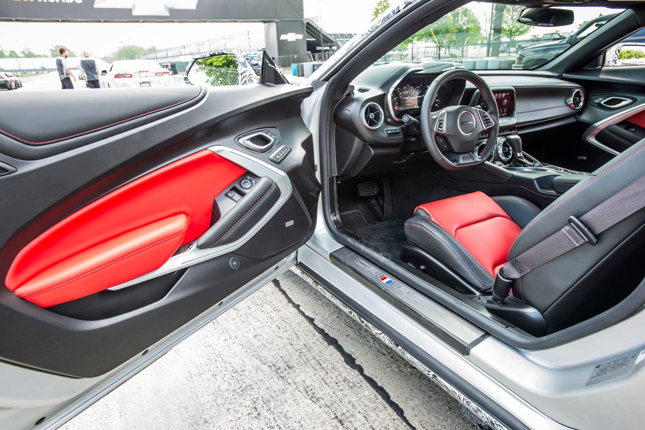 2016 chevy camaro door open
