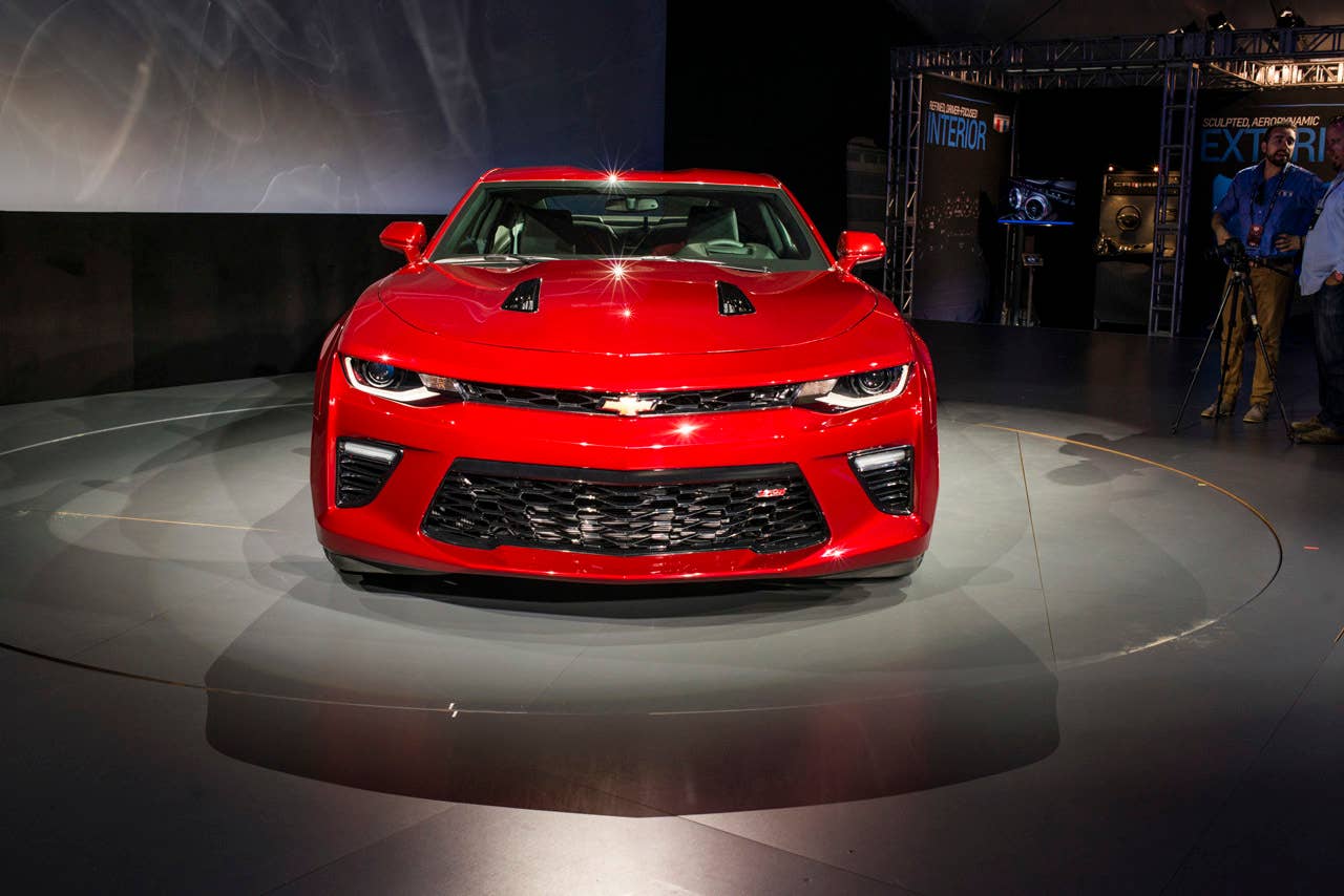 2016 chevy camaro turntable front