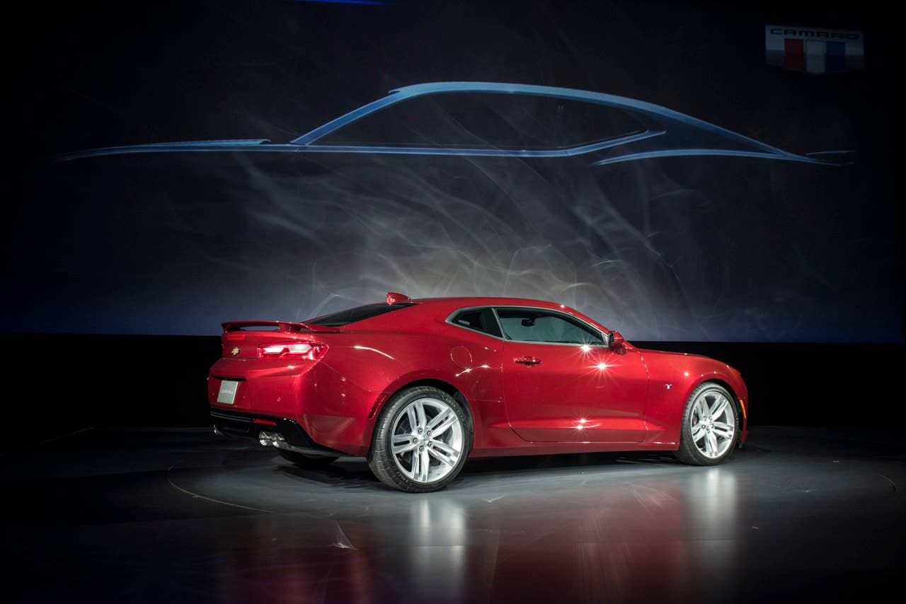 2016 chevy camaro red side