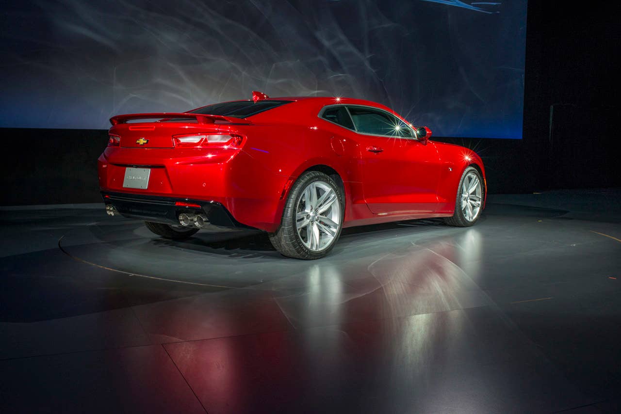 2016 chevy camaro red rear view
