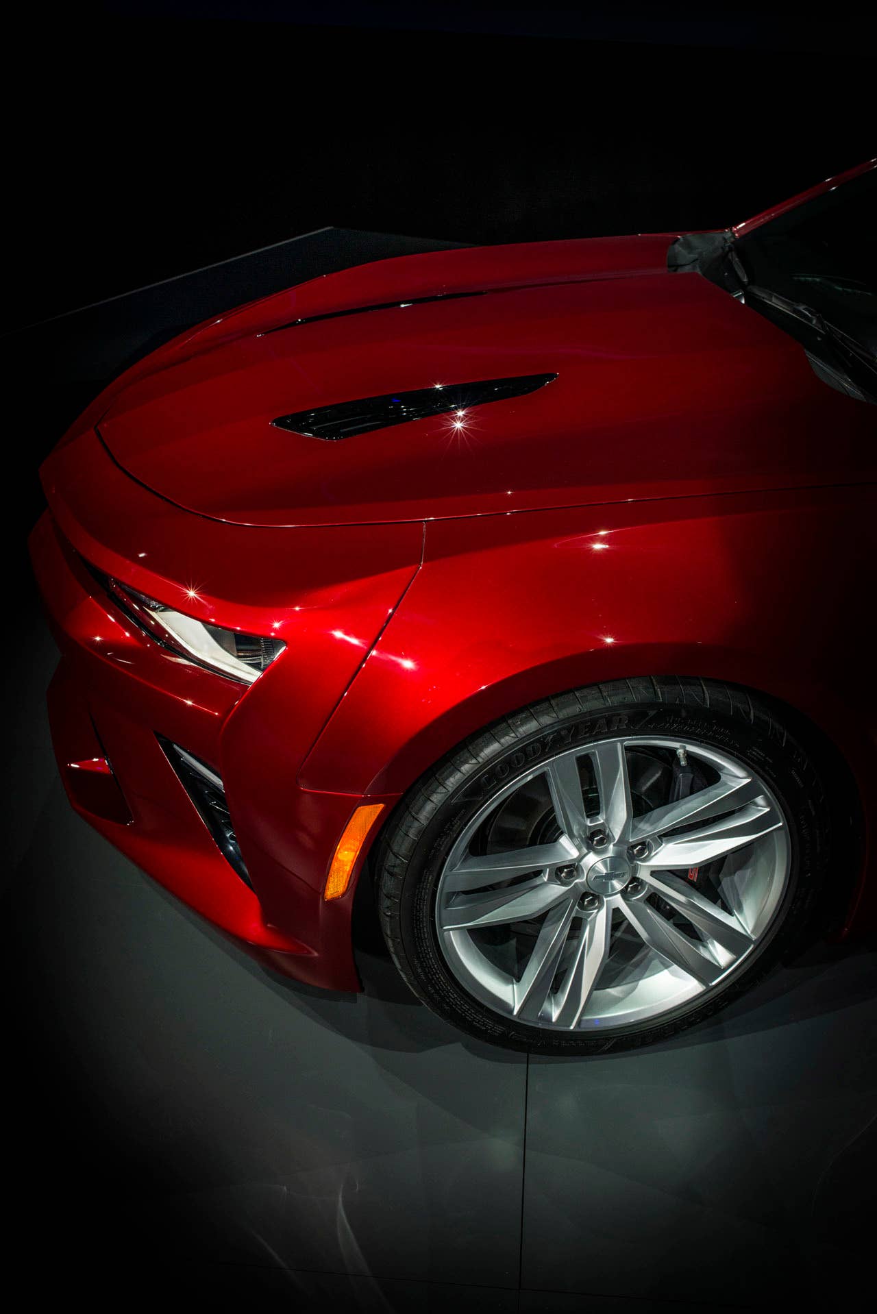 2016 chevy camaro front hood side