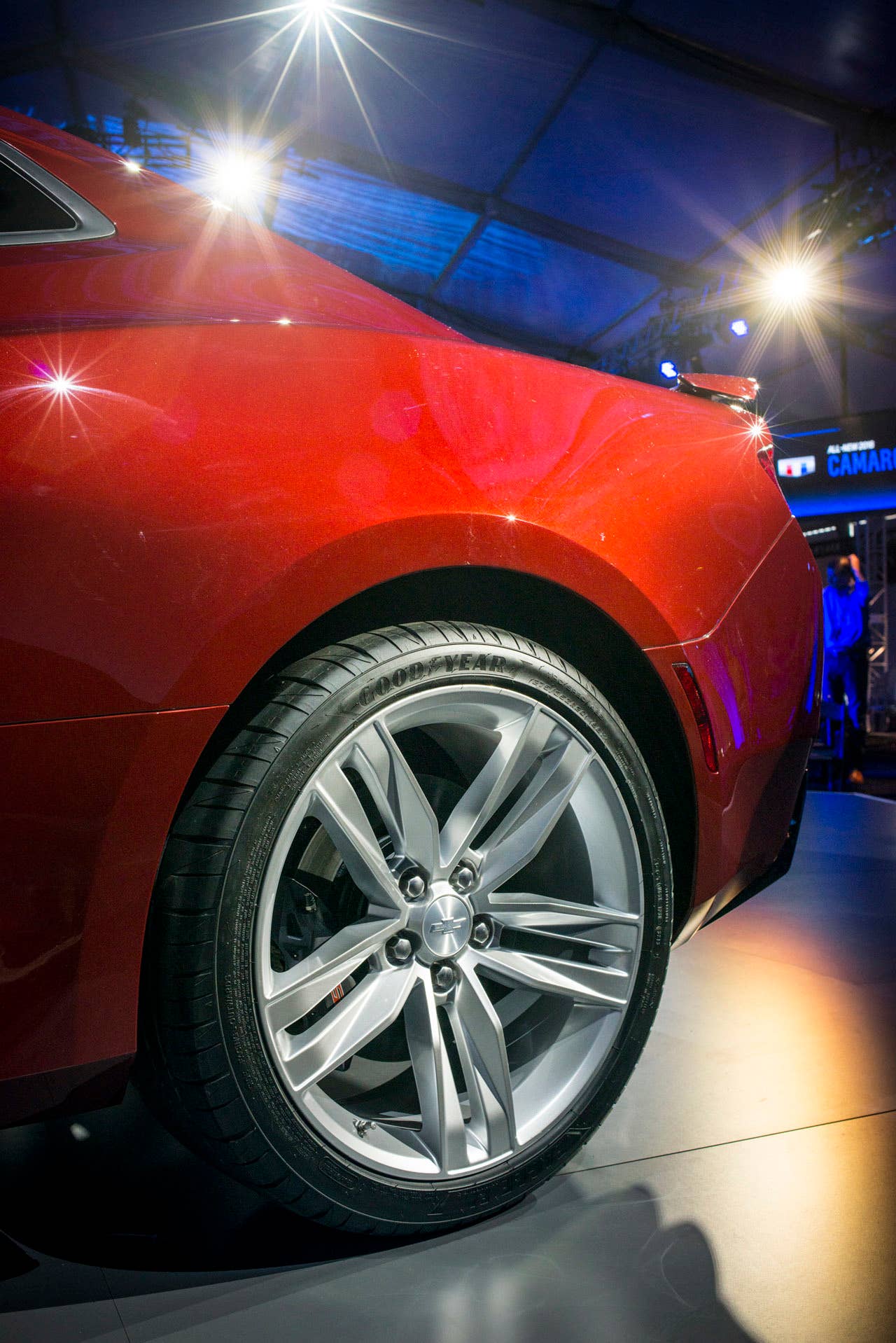 2016 chevy camaro rear tire