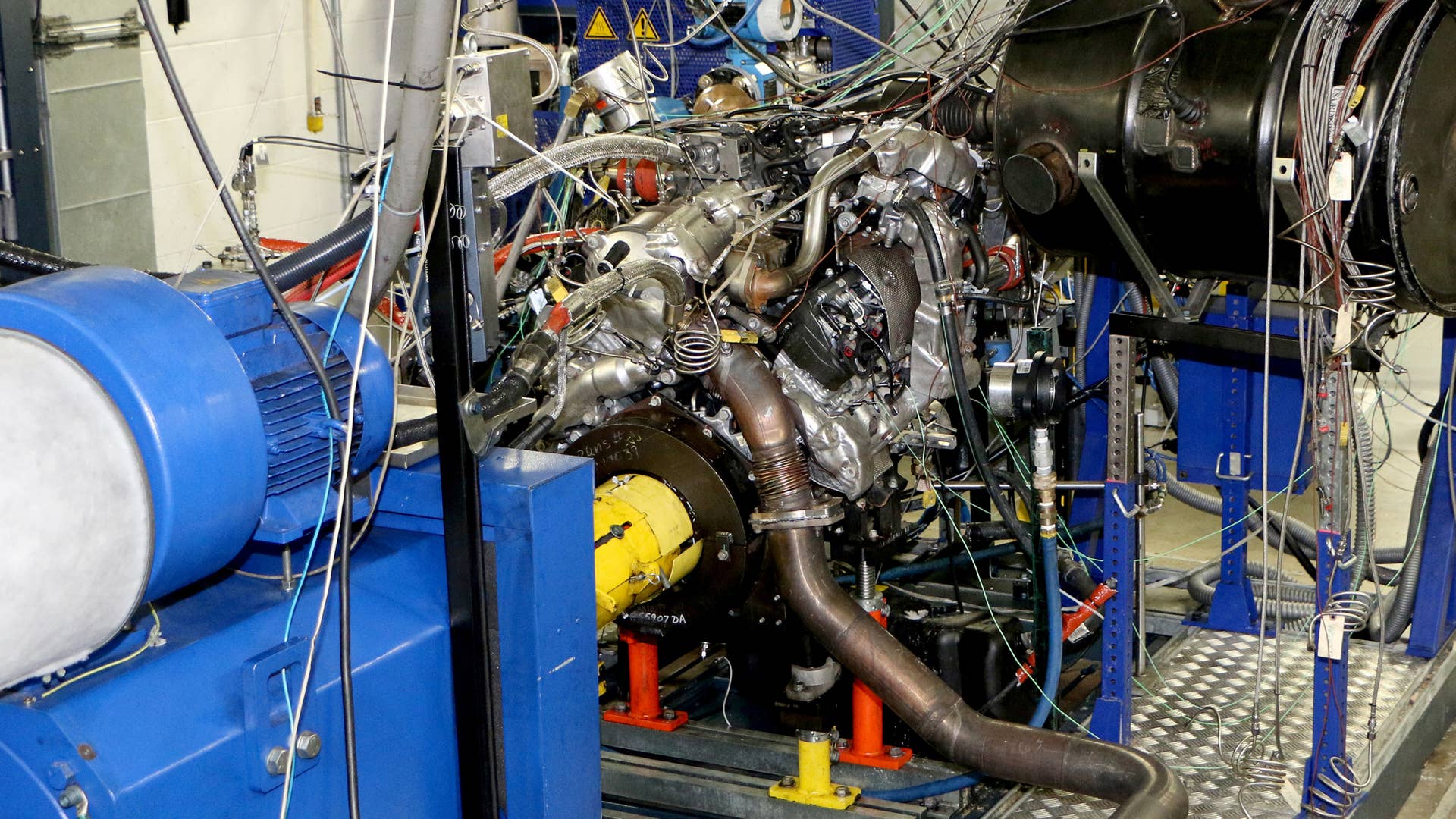 6.6-liter Duramax turbodiesel V8