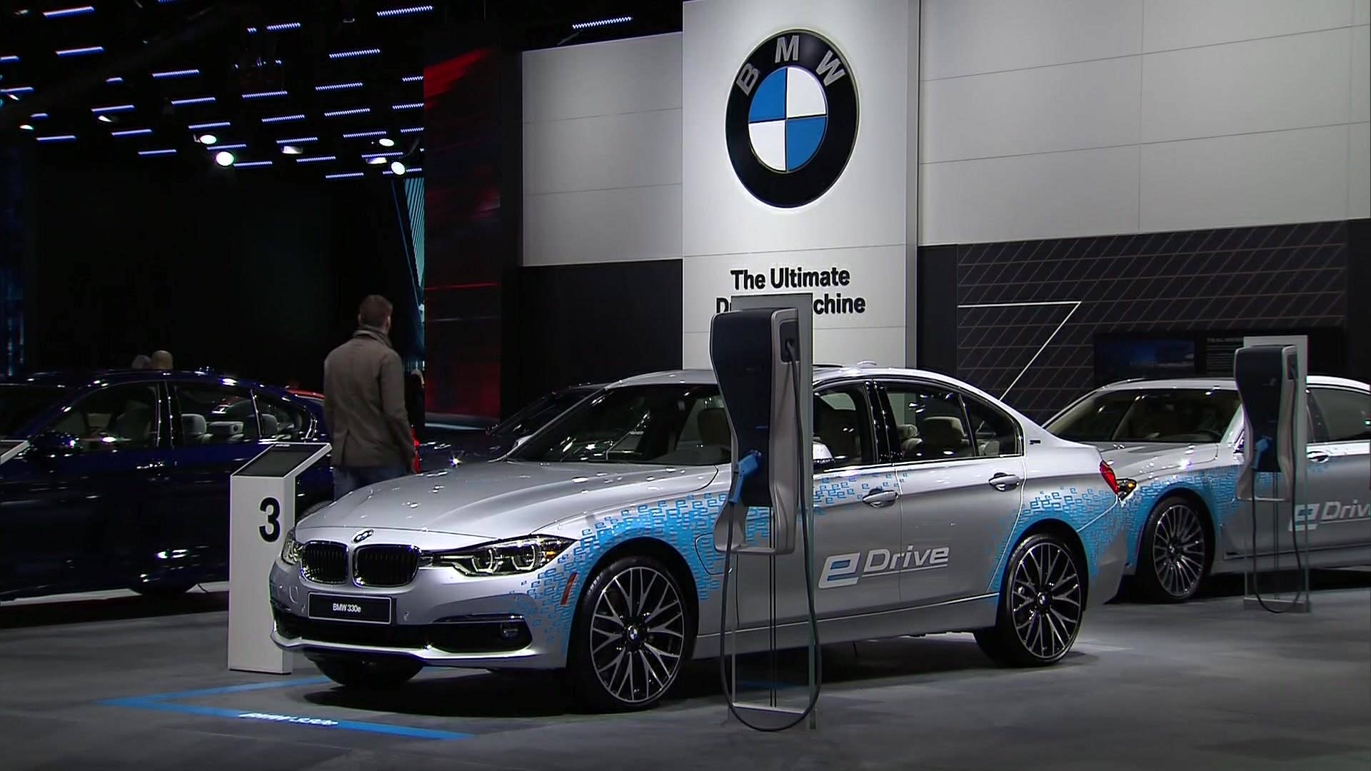 BMW I8 and BMW 740e XDrive at 2016 NAIAS Detroit