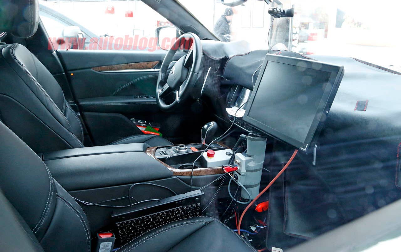 maserati levante spy shot interior