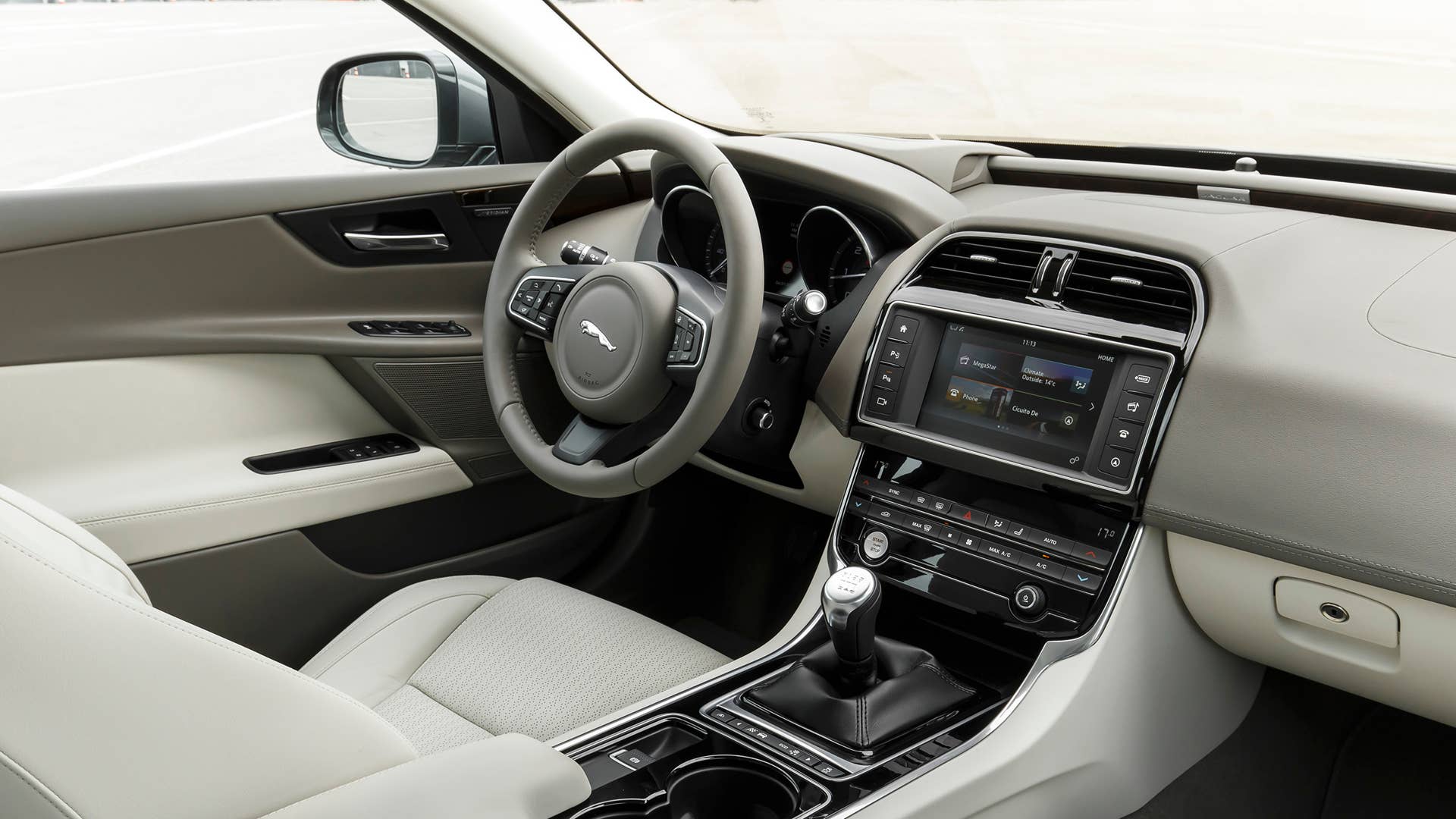 2017 Jaguar XE