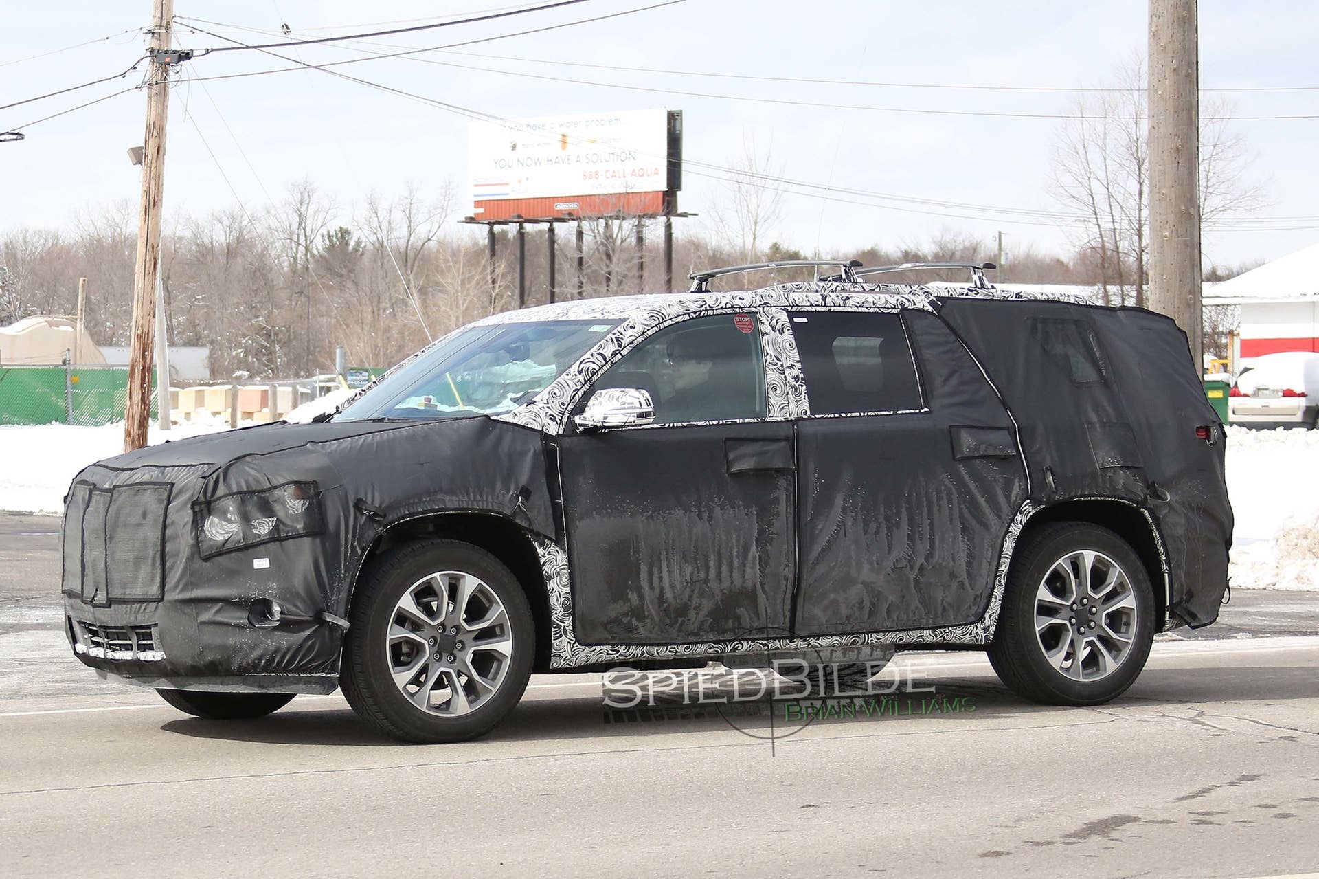 2018 Cadillac XT7 camo