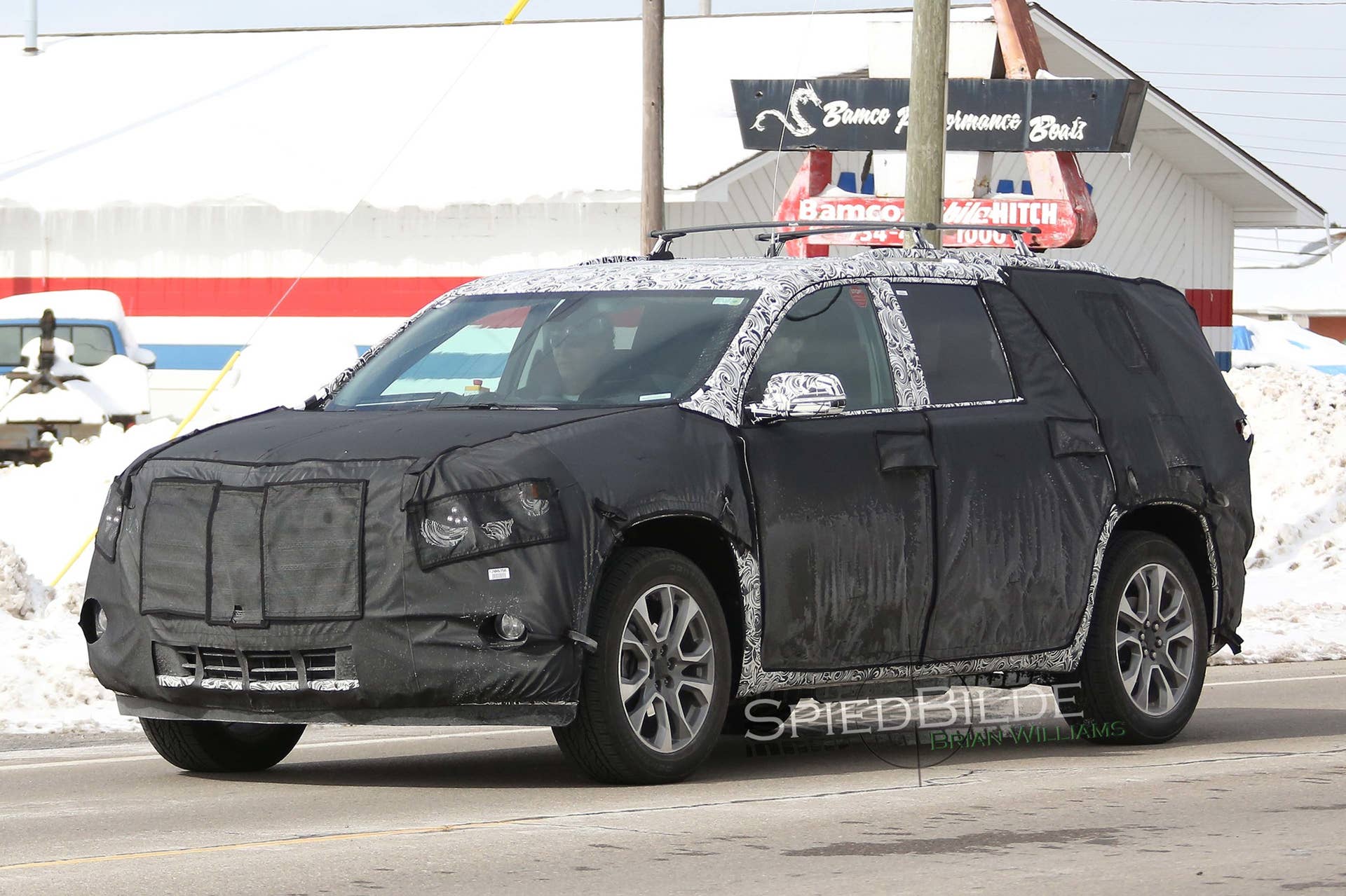 2018 Cadillac XT7 front