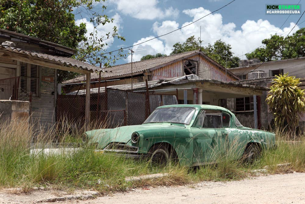 carros de cuba weeds growing through car