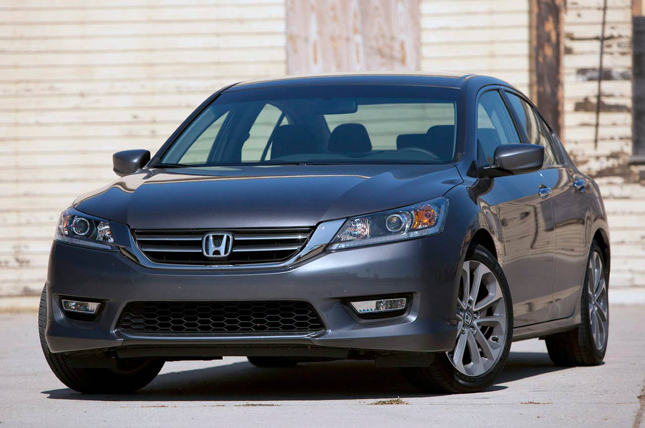 2013 Honda Accord Sport front 3/4 view