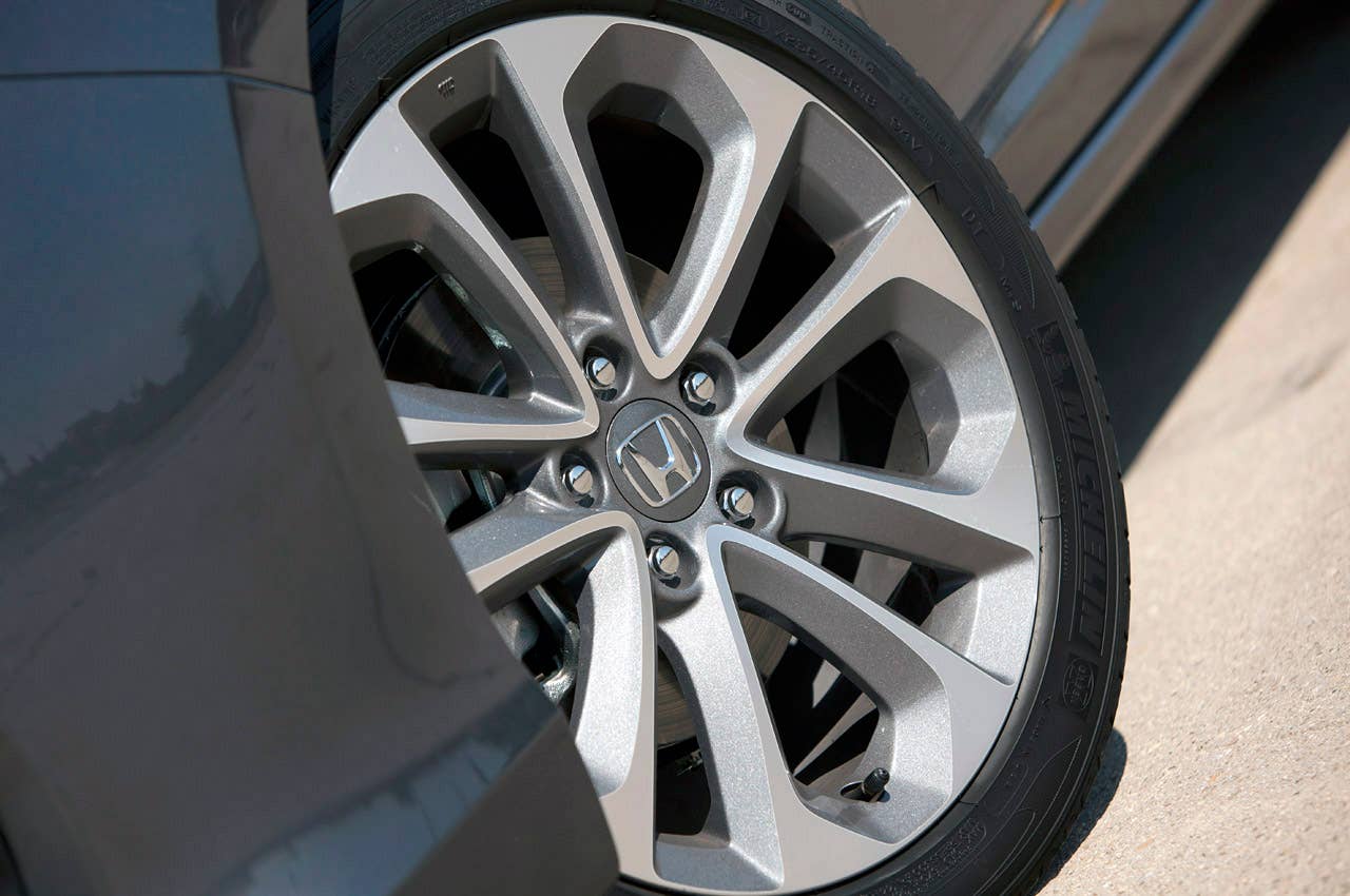 2013 Honda Accord Sport wheel